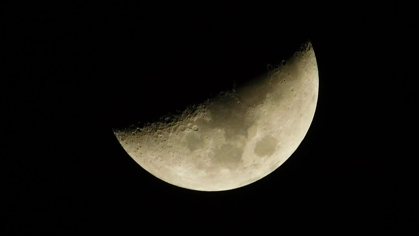 Nikon Coolpix L840 sample photo