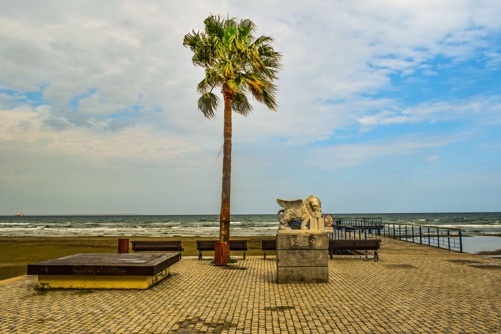 Nikon D3300 sample photo. Cyprus, larnaca, promenade photography