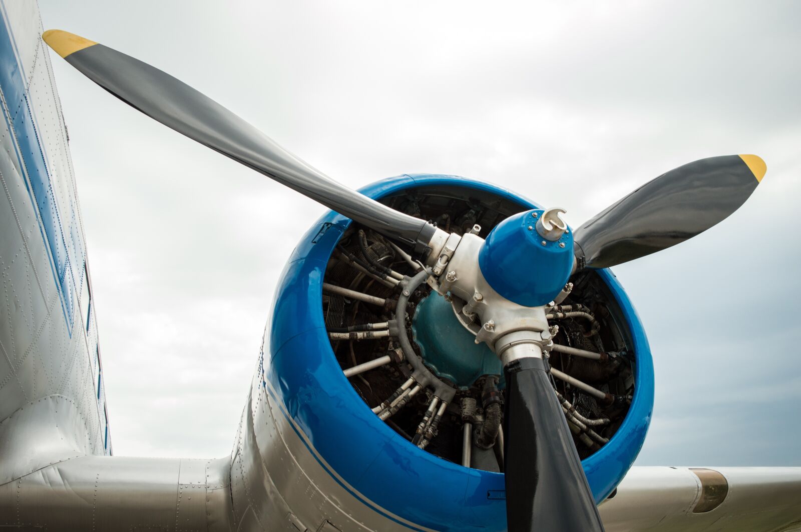 Nikon D3200 sample photo. Airplane, engine, flight photography