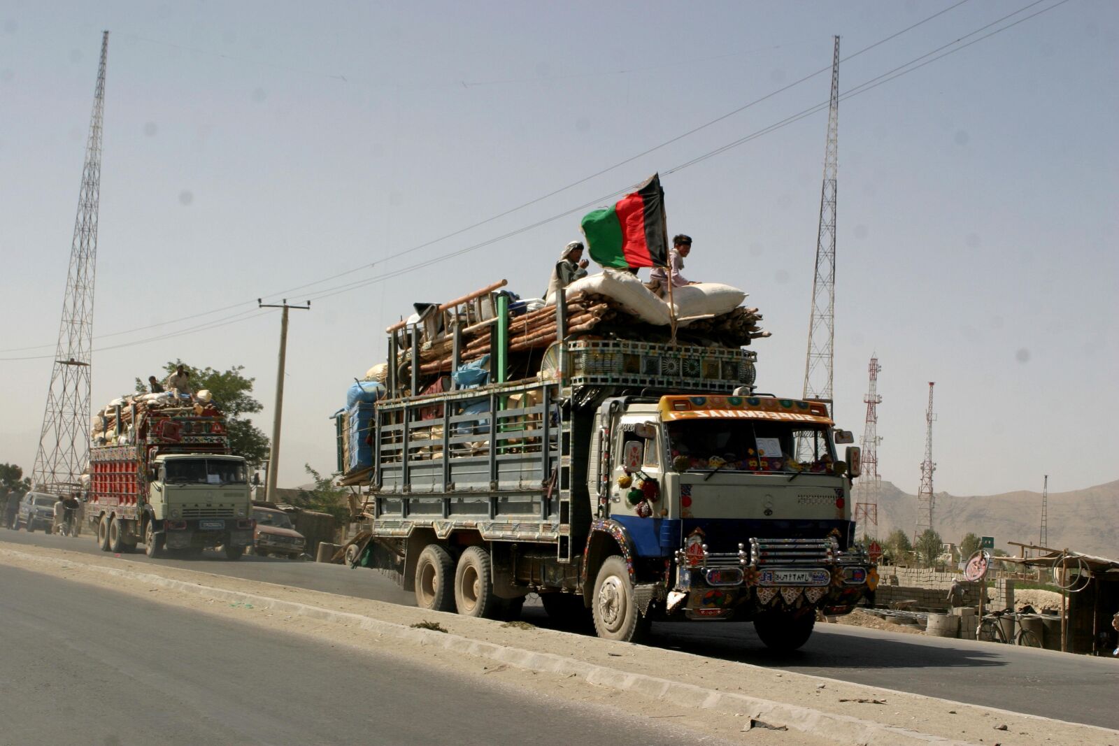 Canon EOS 10D sample photo. Afghanistan, refugees, returning, pakistan photography