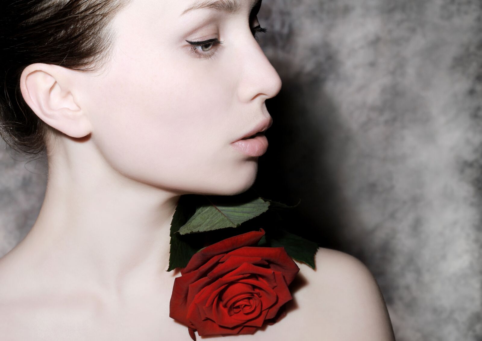 Canon EOS 5D Mark II sample photo. Profile, face, attractive photography