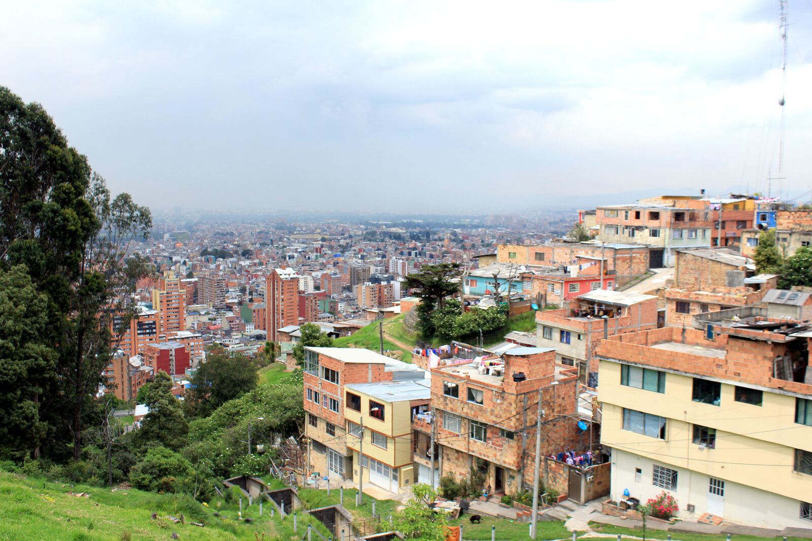 Canon EOS 1200D (EOS Rebel T5 / EOS Kiss X70 / EOS Hi) sample photo. Bogotá, chapinero, paradise photography
