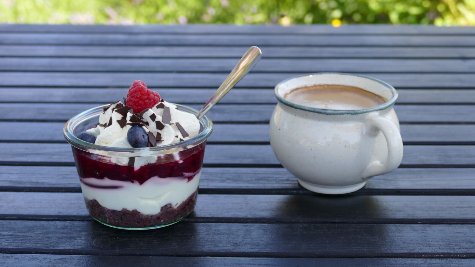 Leica V-Lux (Typ 114) sample photo. Birthday cake, more, cafe photography