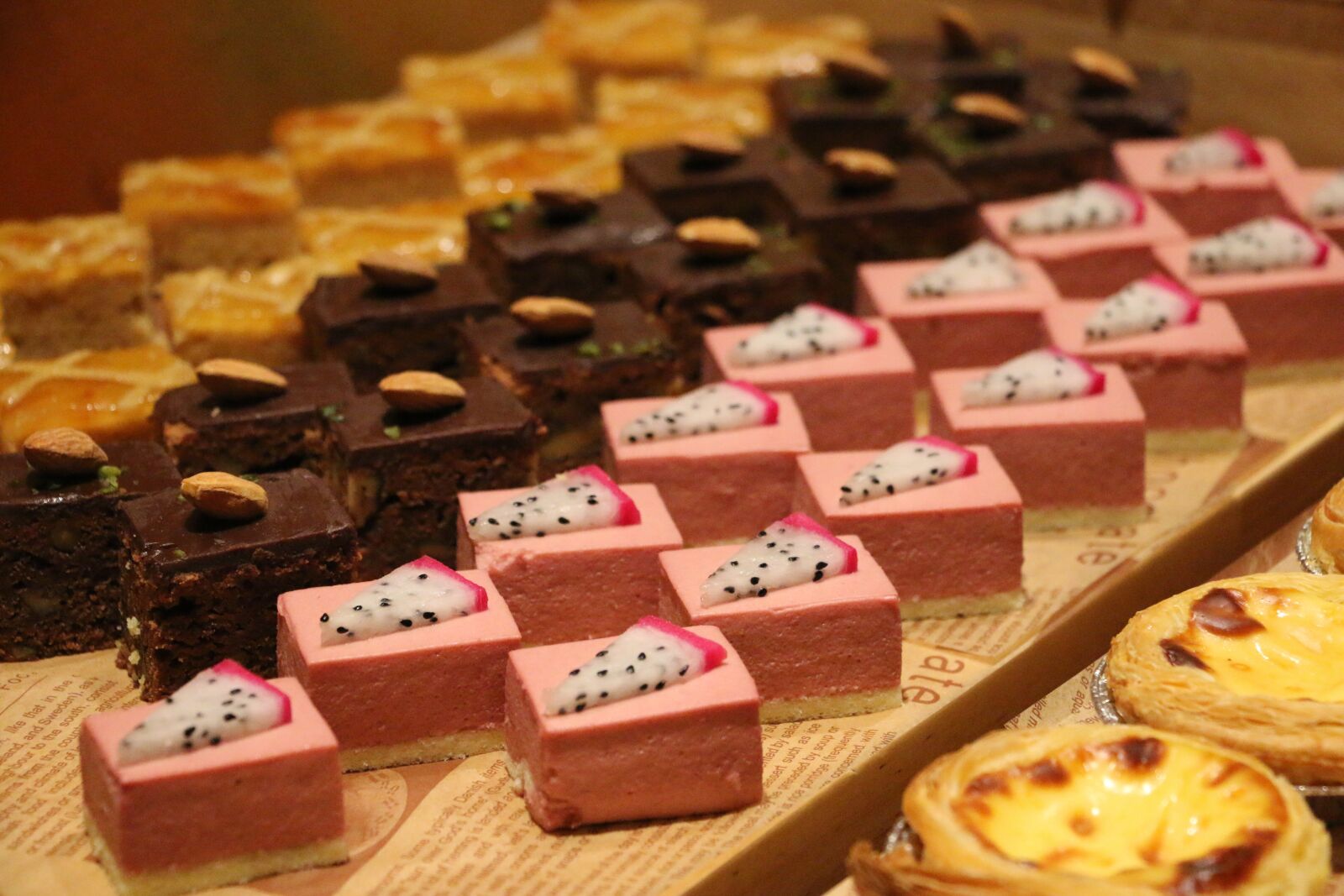 Canon EOS 70D sample photo. Brownie cake, strawberry mousse photography