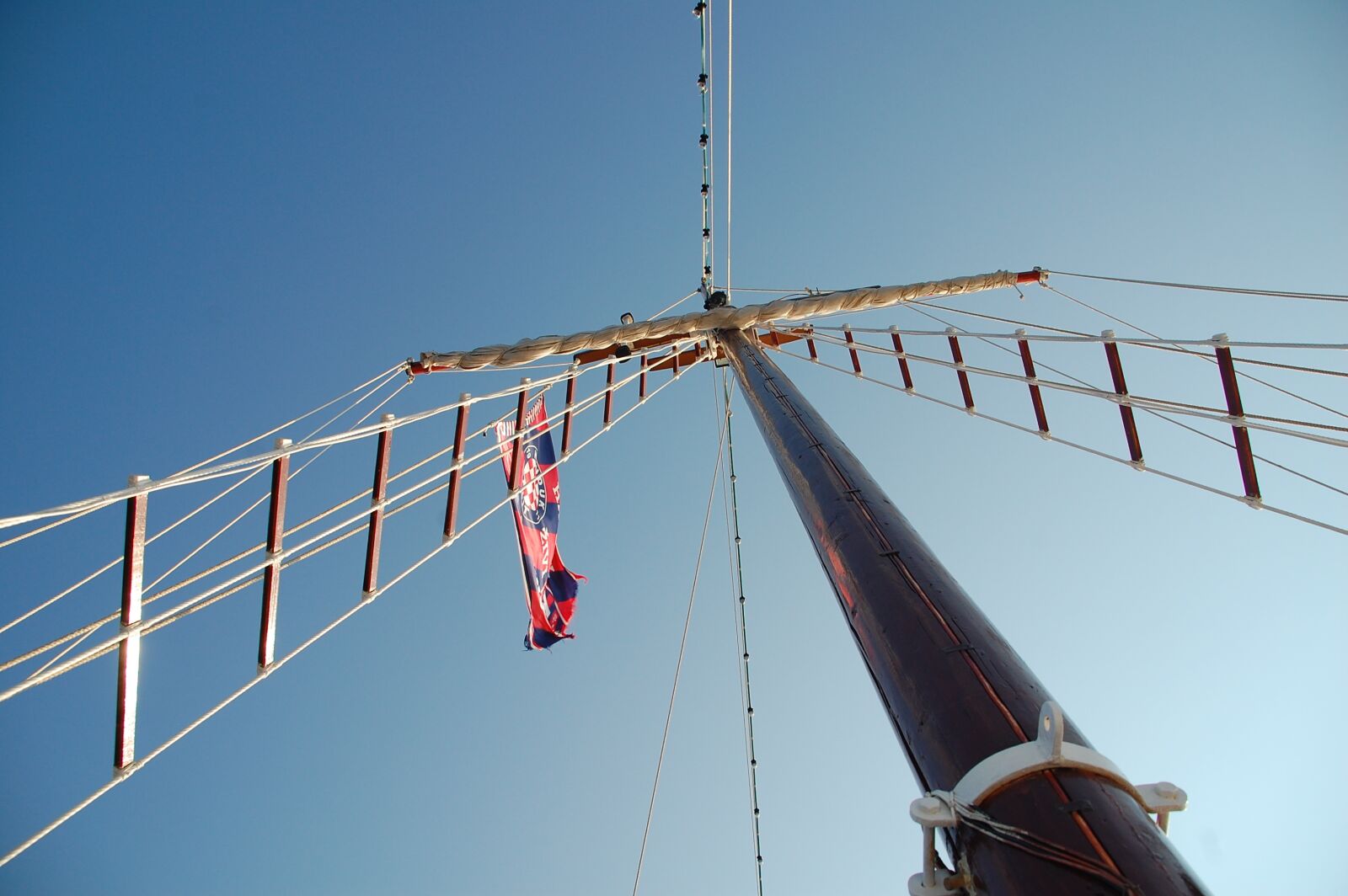 Nikon D40 sample photo. The mast, ship, boat photography