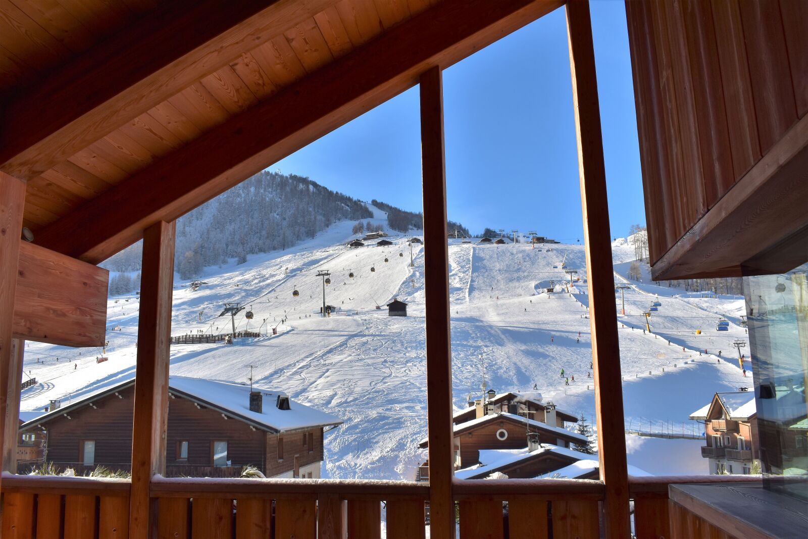 Nikon D5500 sample photo. Chalet, wood, snow photography