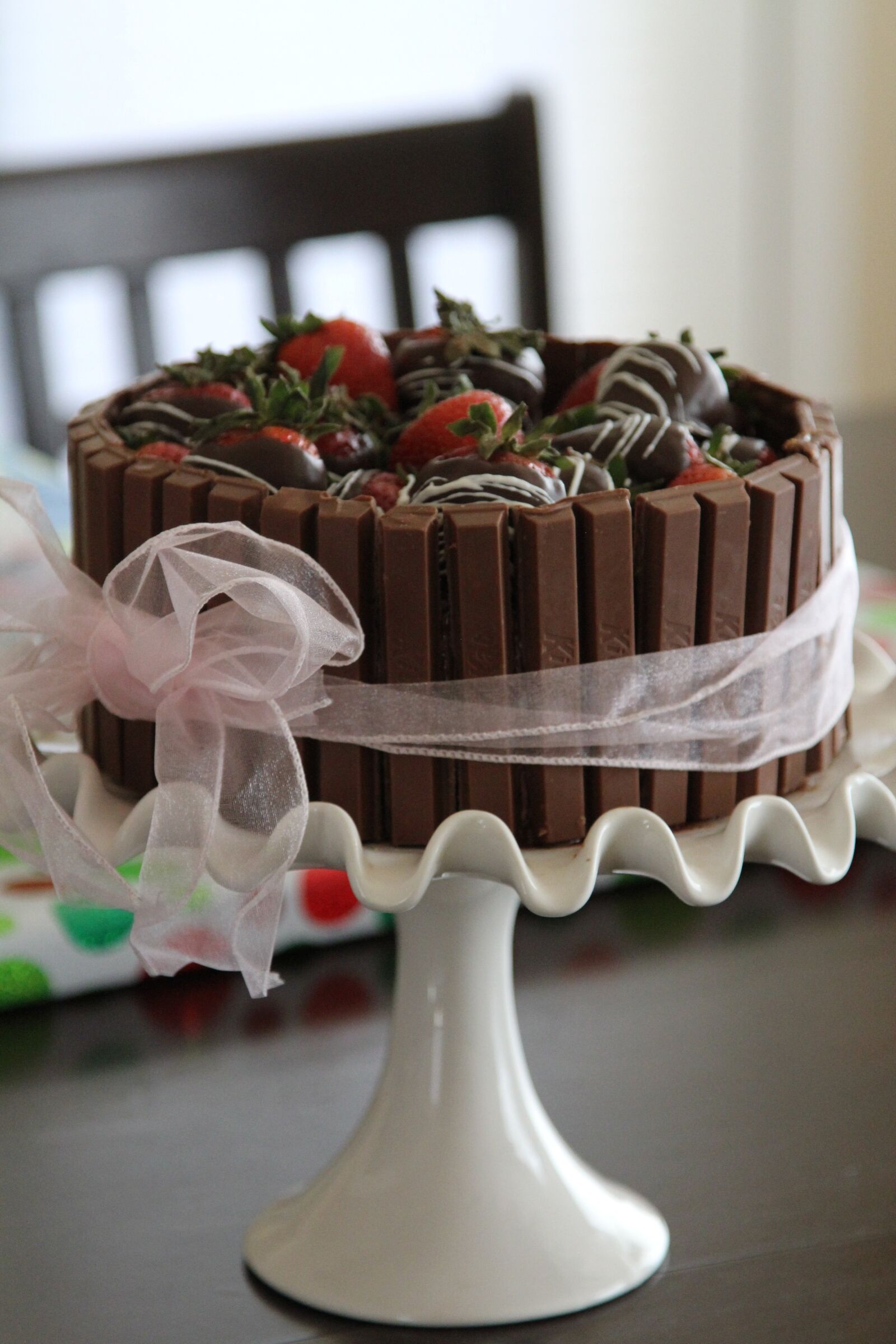 Canon EOS 60D + Canon EF 24-105mm F4L IS USM sample photo. Cake, chocolate, sweet photography