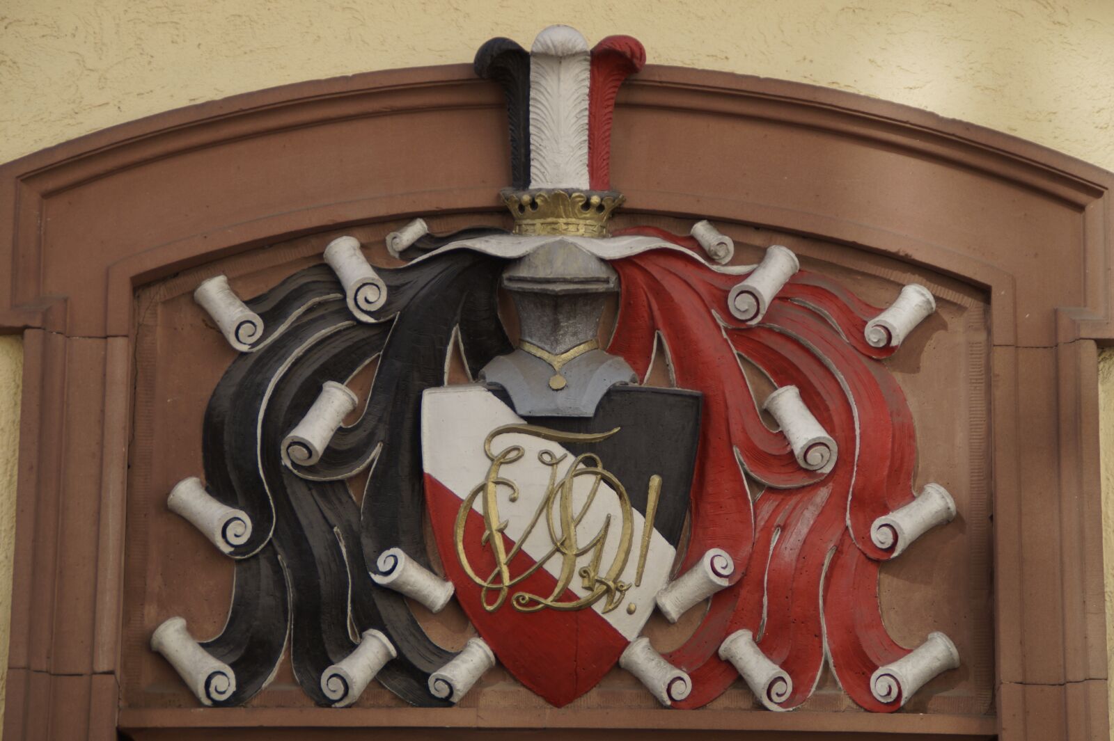 Sony SLT-A58 sample photo. Knight, coat of arms photography