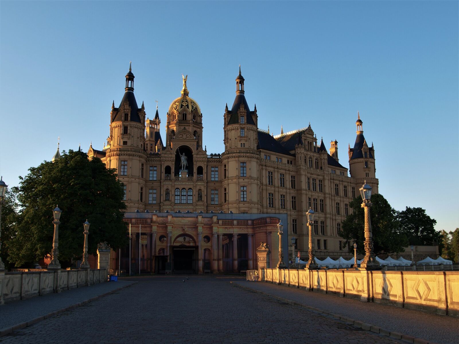 Olympus E-420 (EVOLT E-420) sample photo. Schwerin, schwerin castle, mecklenburg photography