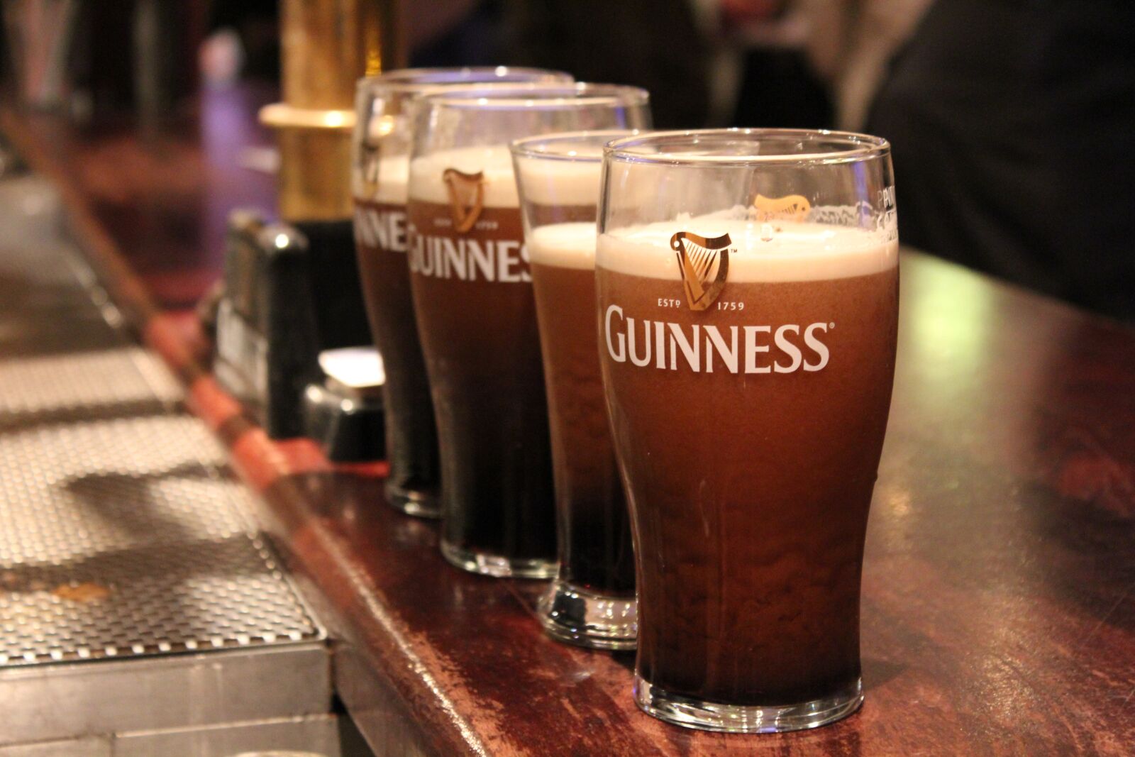 Canon EOS 550D (EOS Rebel T2i / EOS Kiss X4) sample photo. Guinness, pint, beer photography