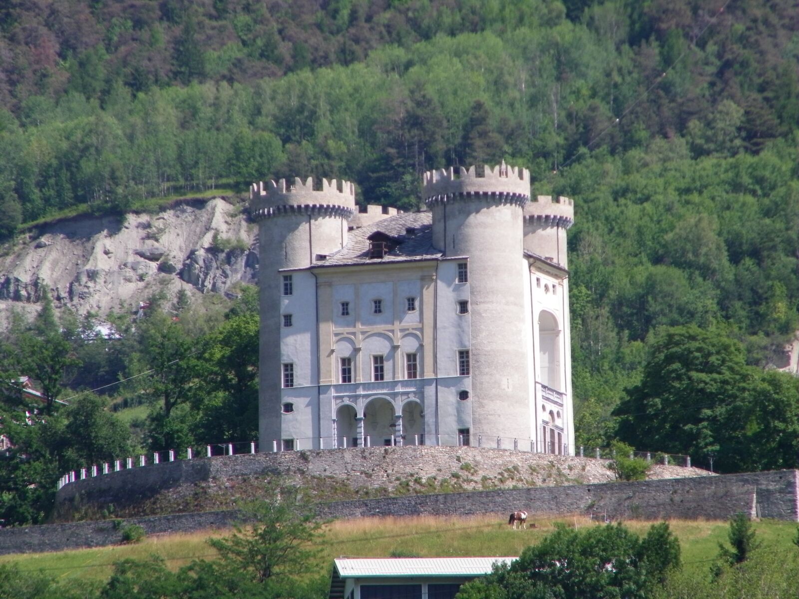 Kodak EASYSHARE Z1015 IS DIGITAL CAMERA sample photo. Castle, mountains, landscape photography
