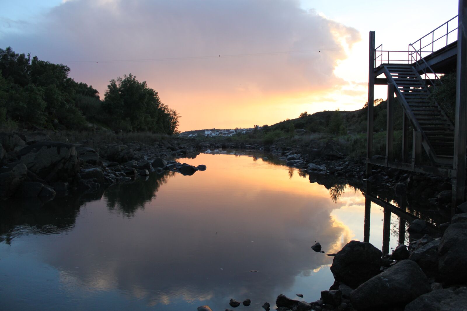 Canon EOS 500D (EOS Rebel T1i / EOS Kiss X3) sample photo. River, nature, water photography