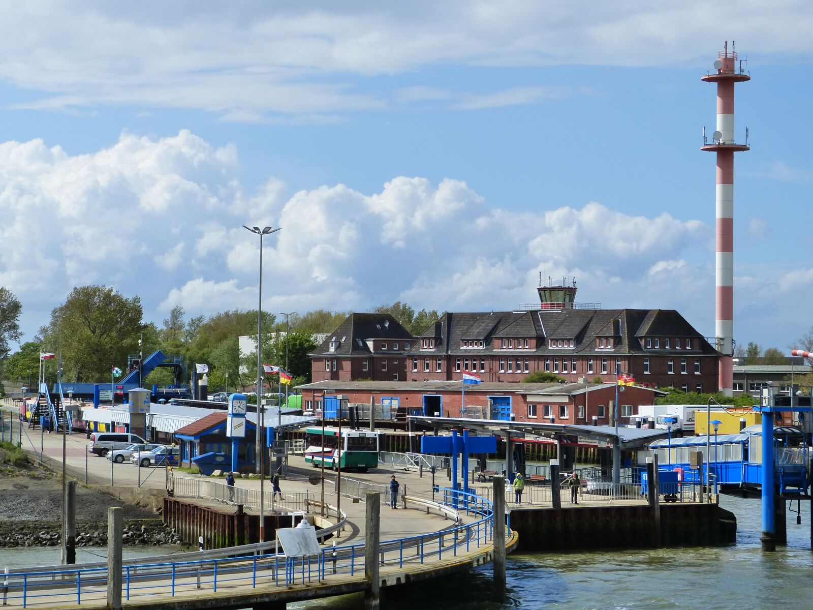 Panasonic Lumix DMC-FZ150 sample photo. Investors, borkum, port photography