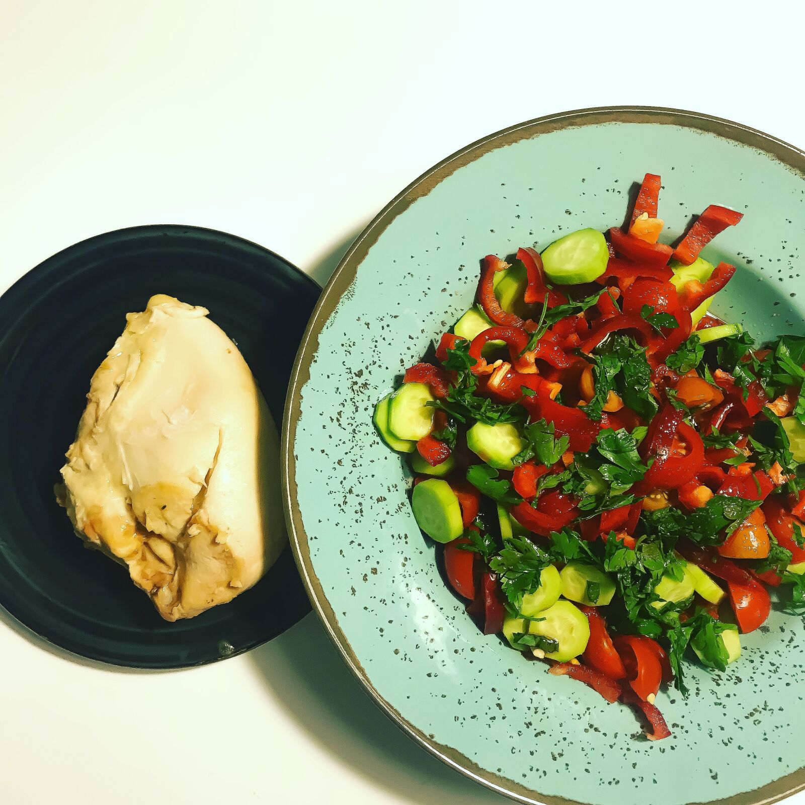 iPhone 7 back camera 3.99mm f/1.8 sample photo. Salad, food, fresh photography