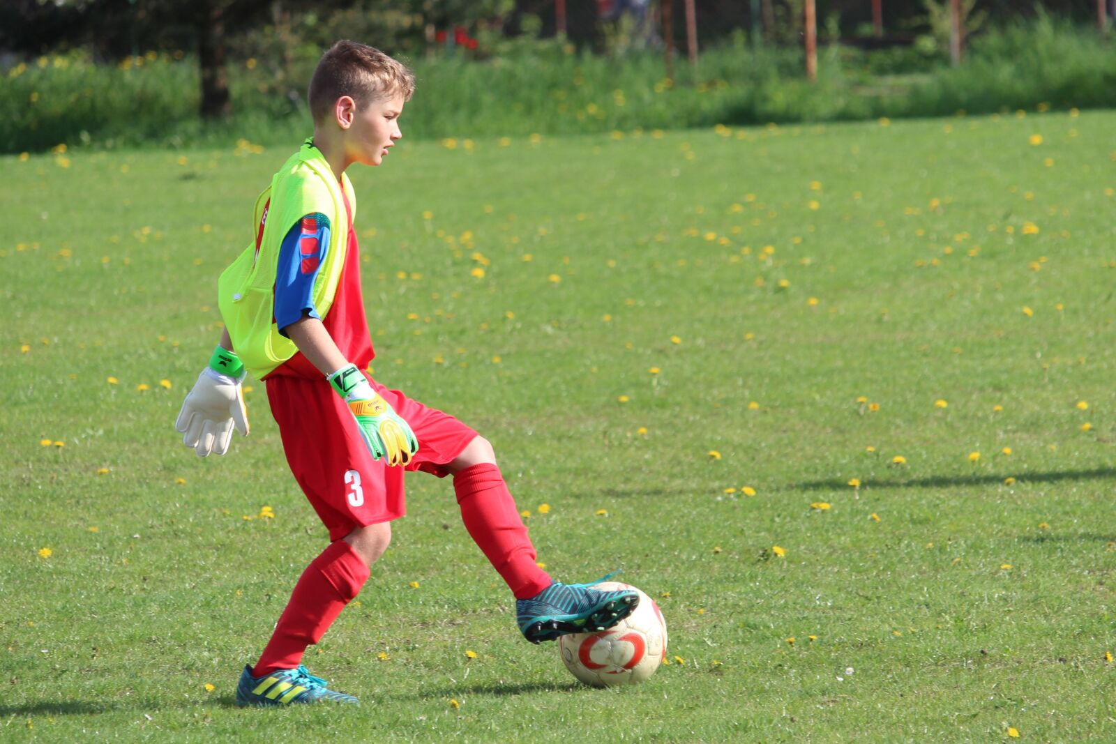Canon EOS 1300D (EOS Rebel T6 / EOS Kiss X80) sample photo. Goalkeeper, rozohrávka, prep photography