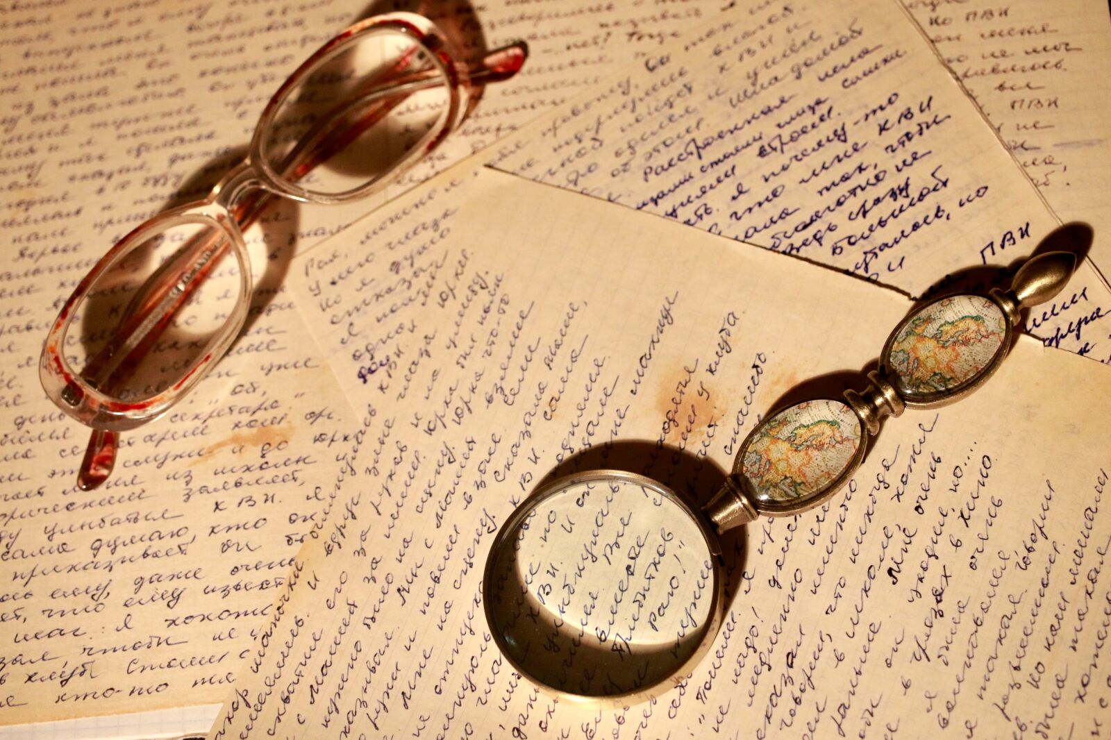 Canon EOS 70D sample photo. Glass, pages, retro photography