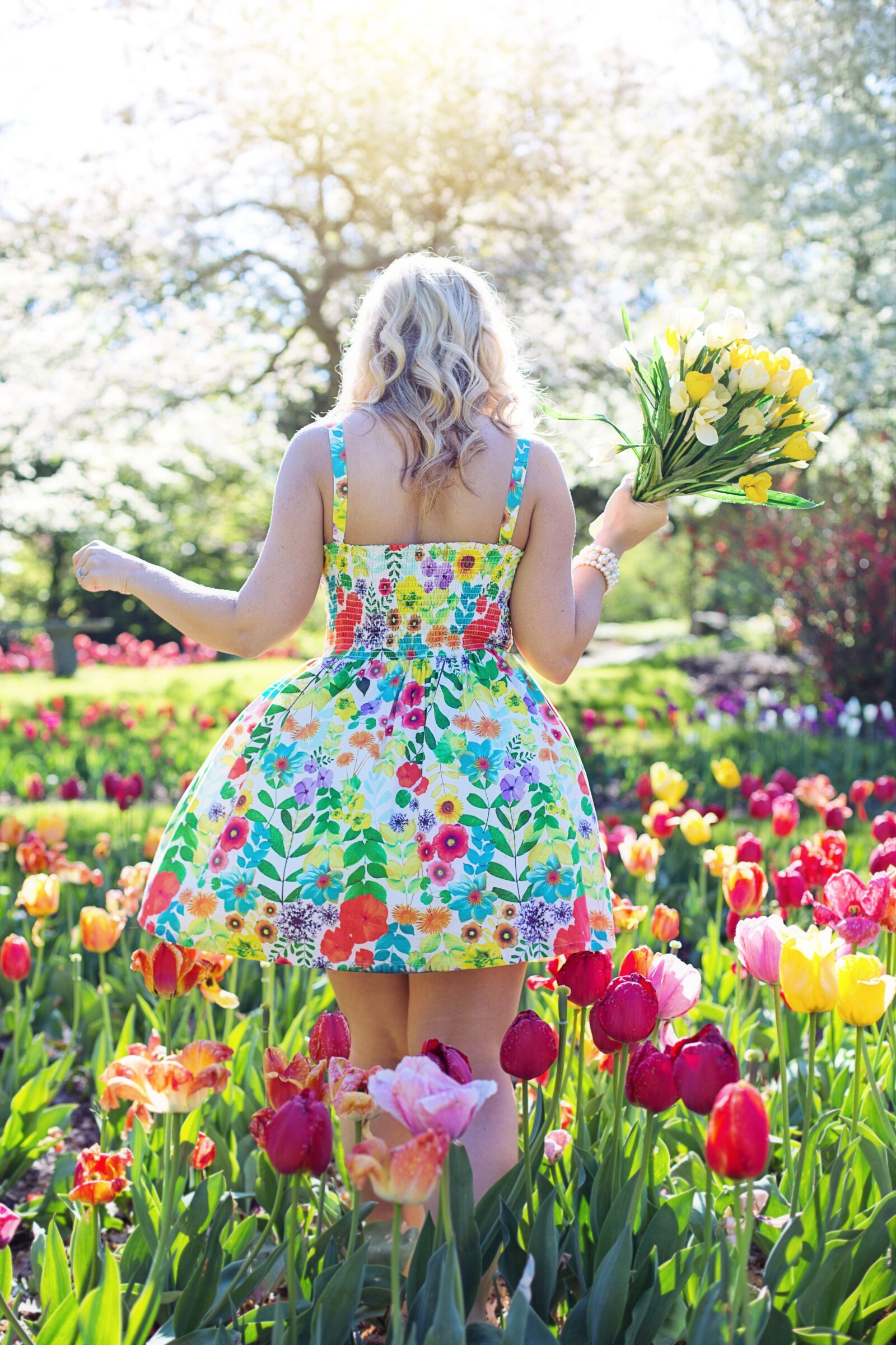 Canon EF 50mm F1.4 USM sample photo. Spring, tulips, pretty woman photography