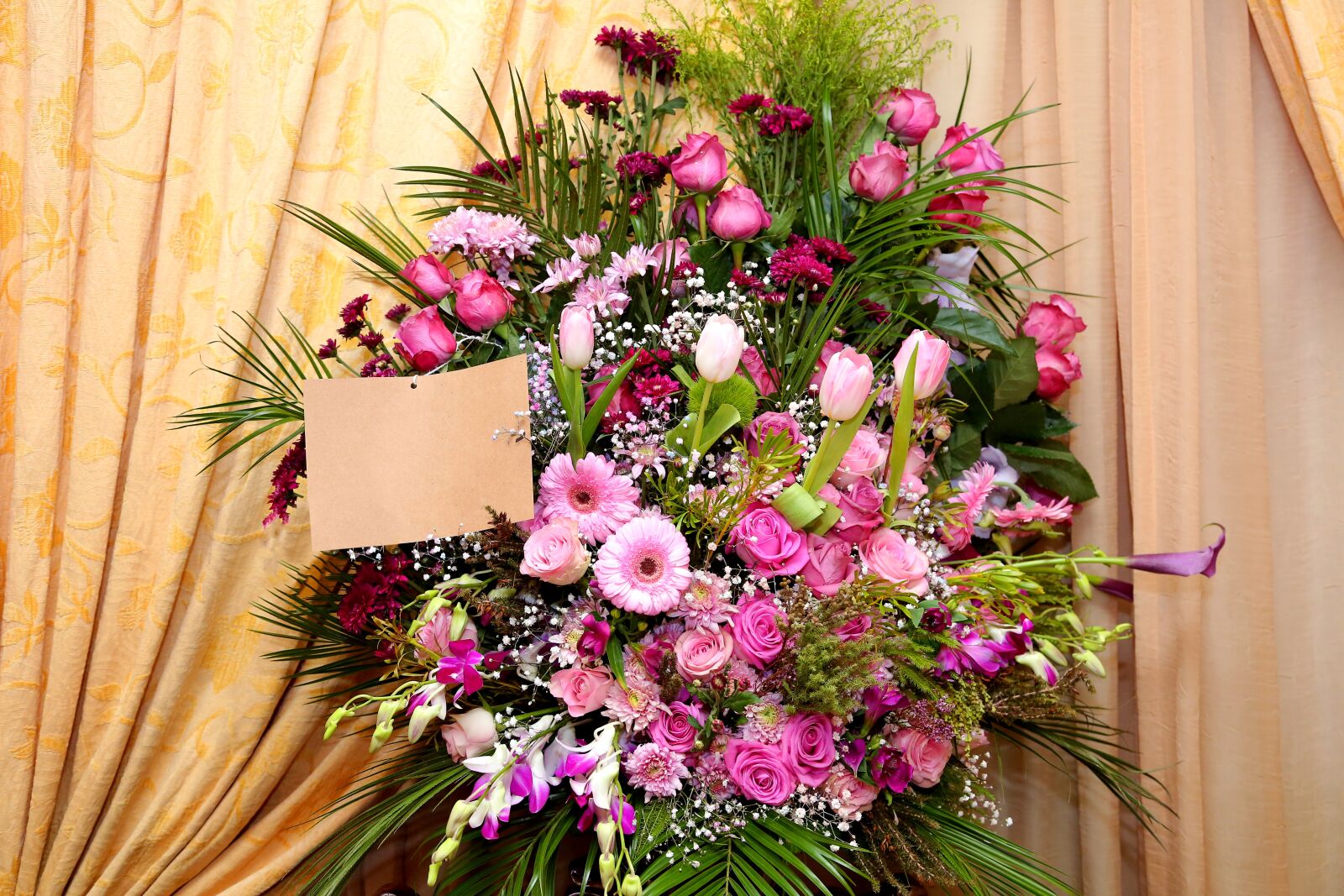 Canon EOS 5D Mark III sample photo. Flower arrangement with card photography