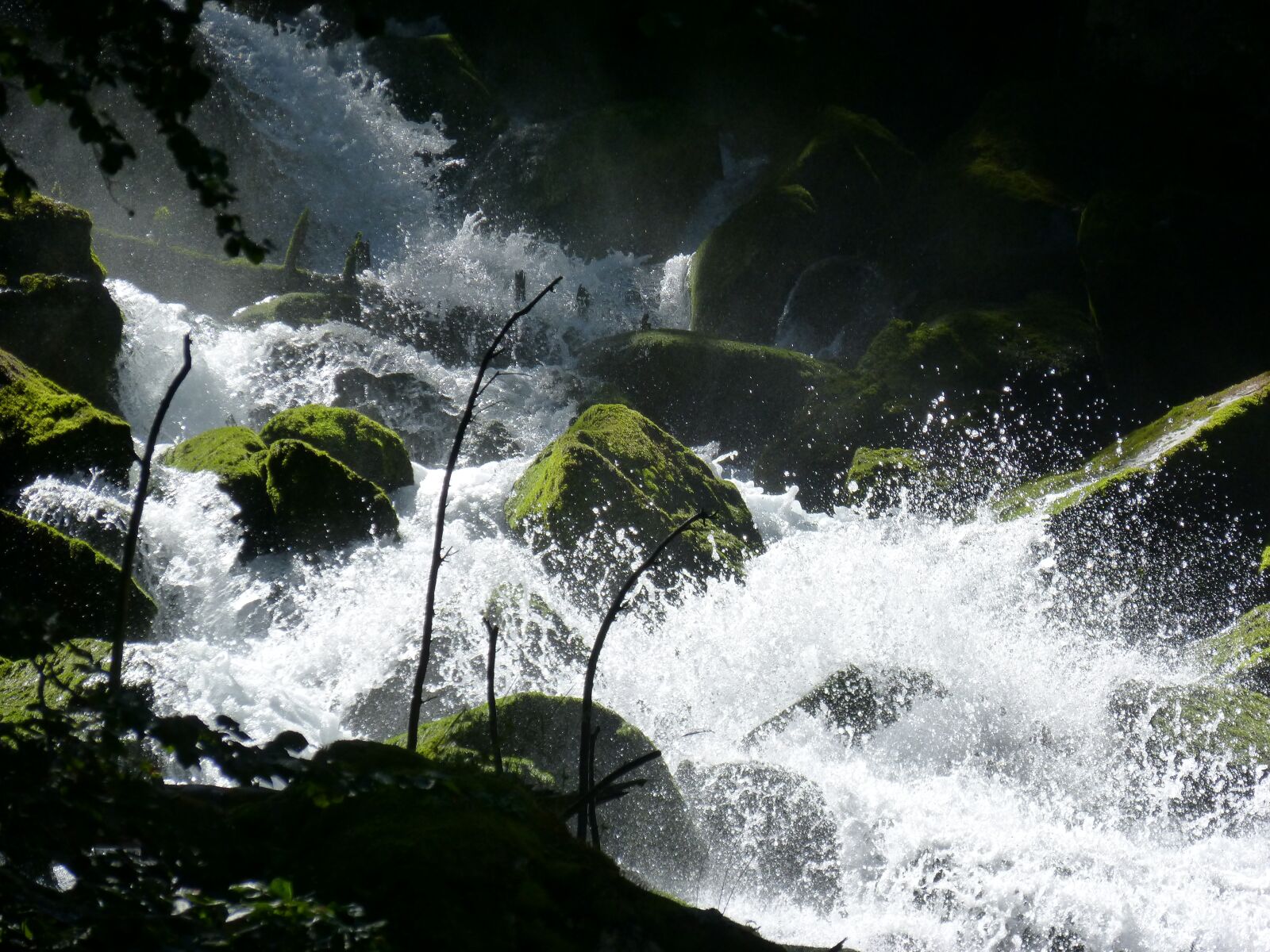 Panasonic DMC-FZ62 sample photo. Waterfall, rocks, moss photography