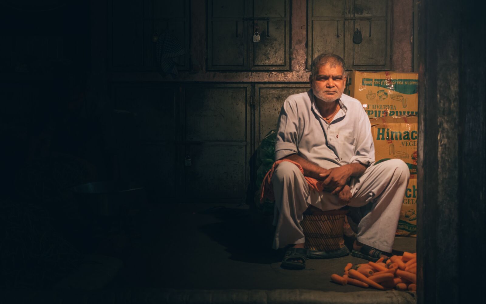 Canon EF-S 24mm F2.8 STM sample photo. Portrait, old man, senior photography