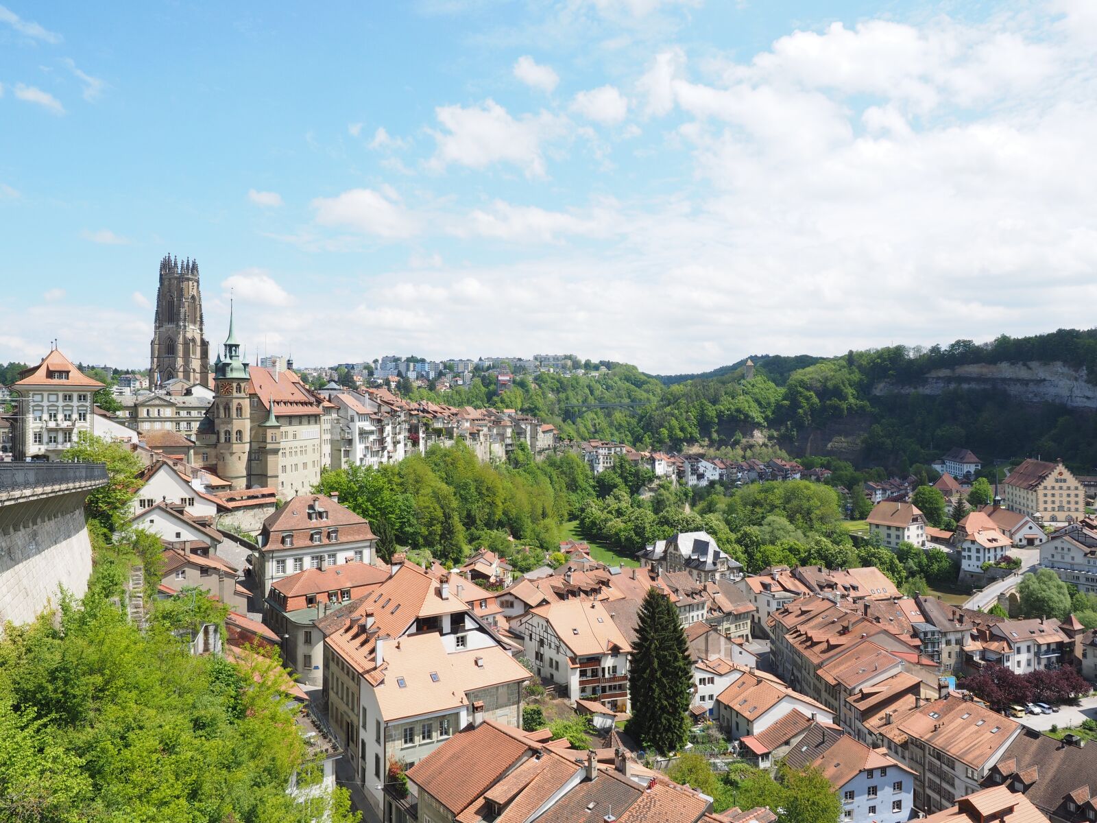 Olympus OM-D E-M1 + Olympus M.Zuiko Digital ED 12-40mm F2.8 Pro sample photo. Fribourg, city, switzerland photography