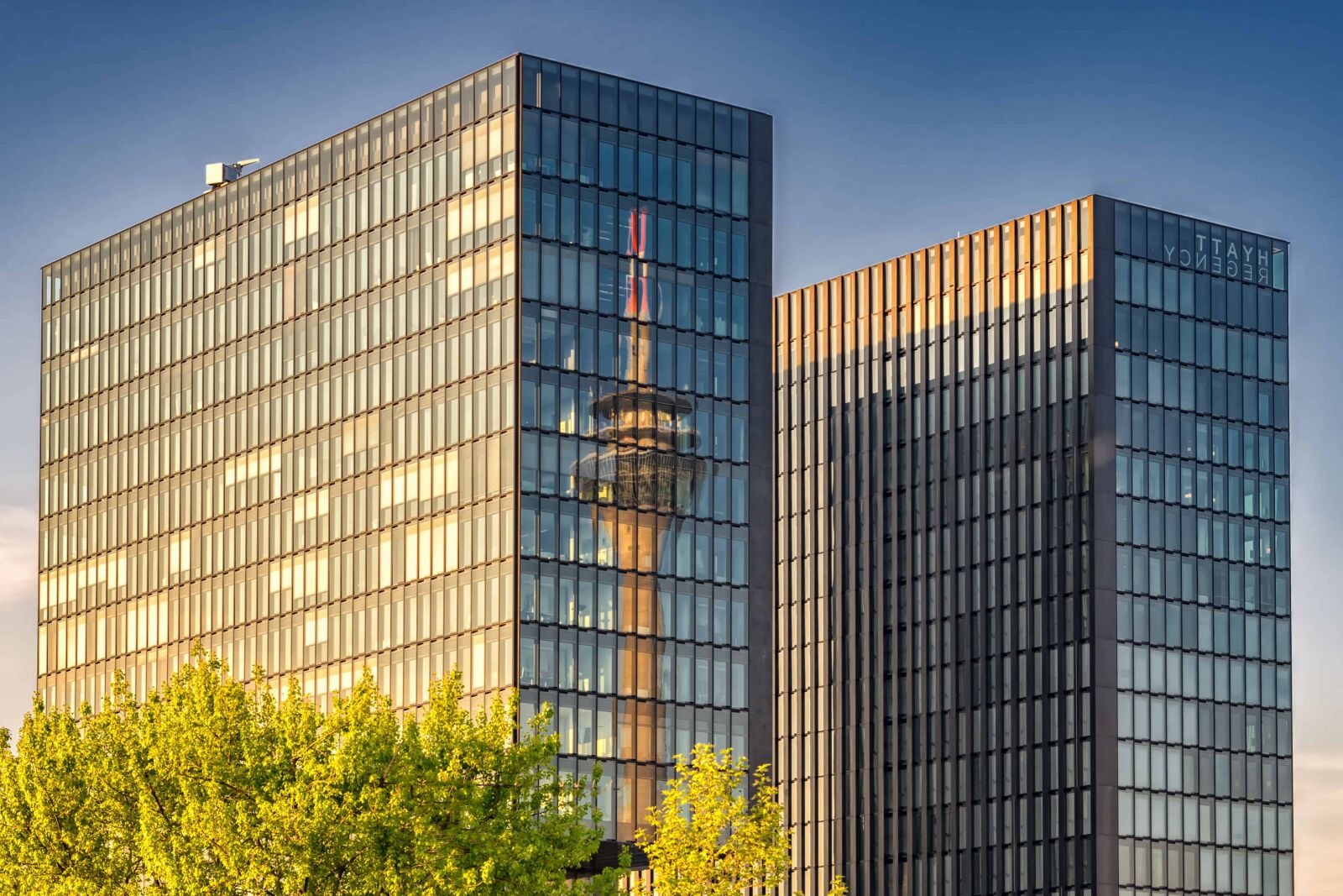 Nikon D3300 sample photo. Sky, city, architecture, modern photography