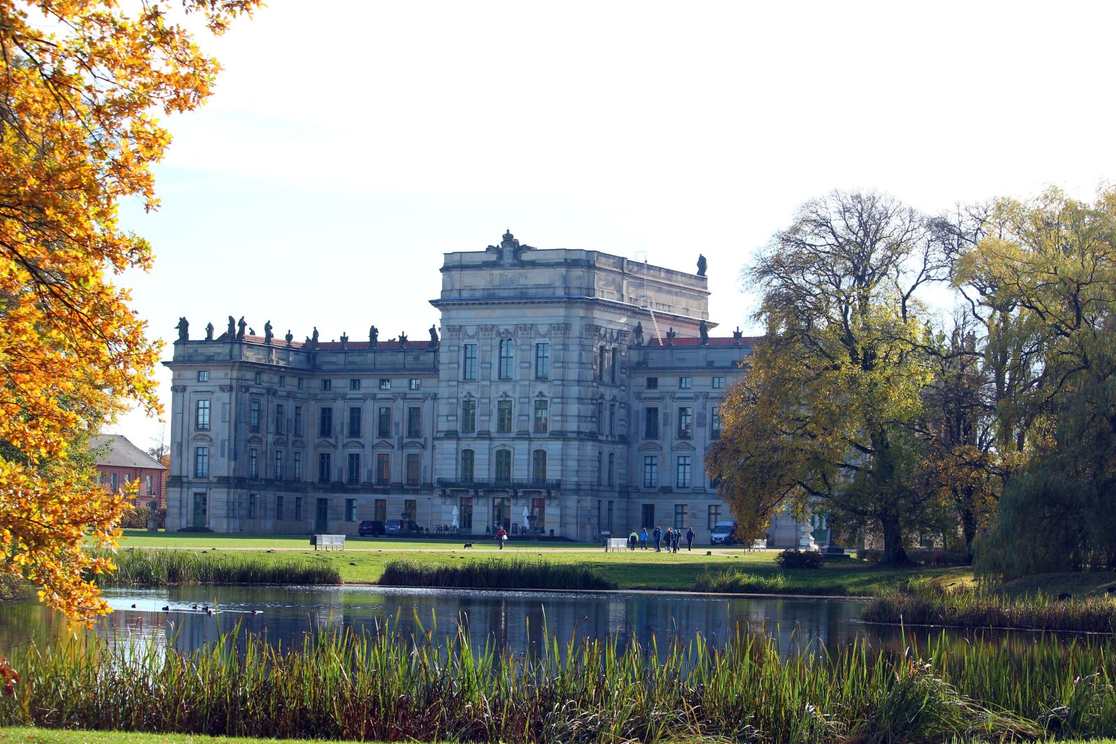 Canon EOS 100D (EOS Rebel SL1 / EOS Kiss X7) sample photo. Ludwigslust-parchim, castle park, castle photography