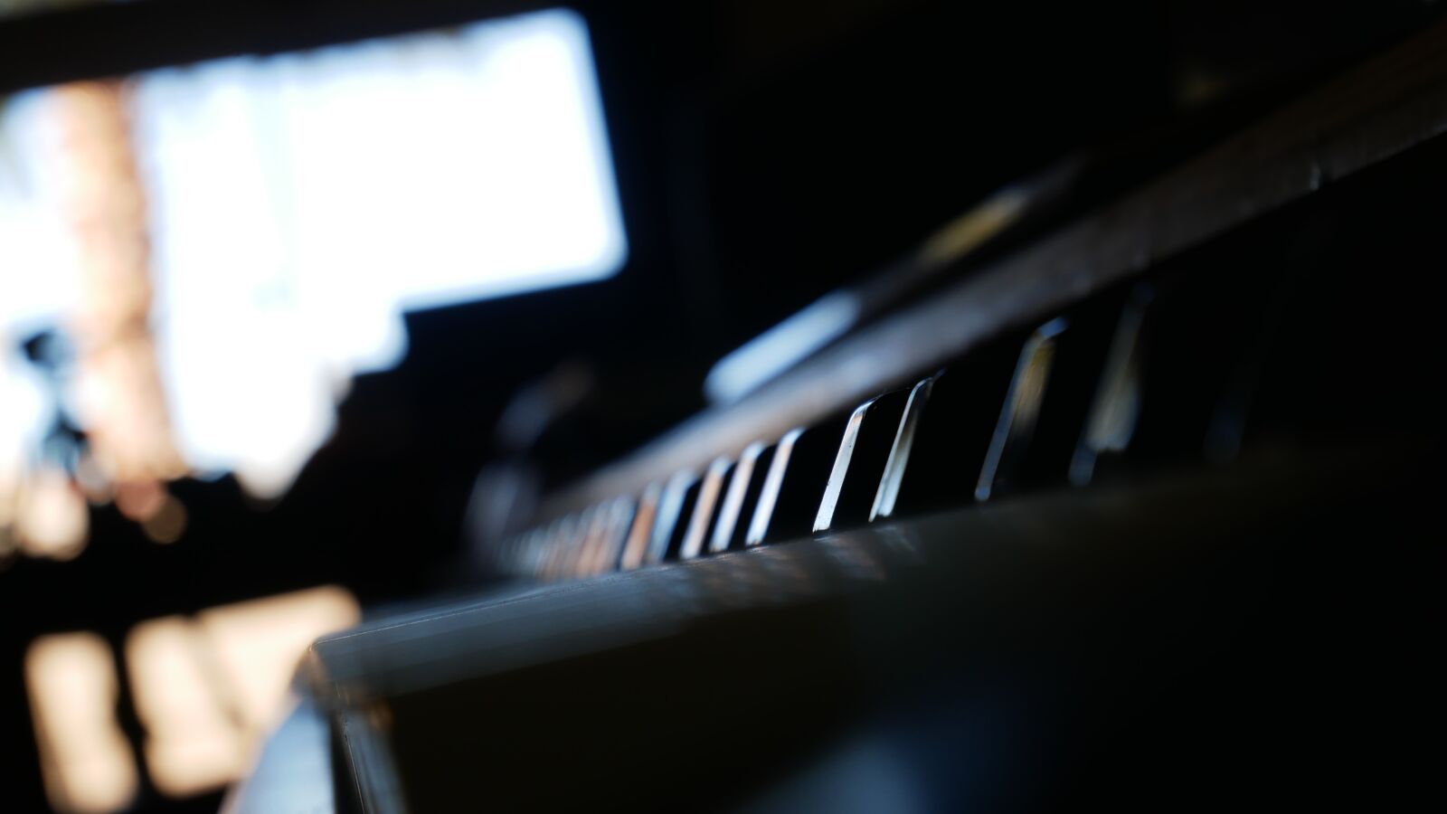 Panasonic Lumix DMC-GX85 (Lumix DMC-GX80 / Lumix DMC-GX7 Mark II) sample photo. Piano, music keyboard, music photography