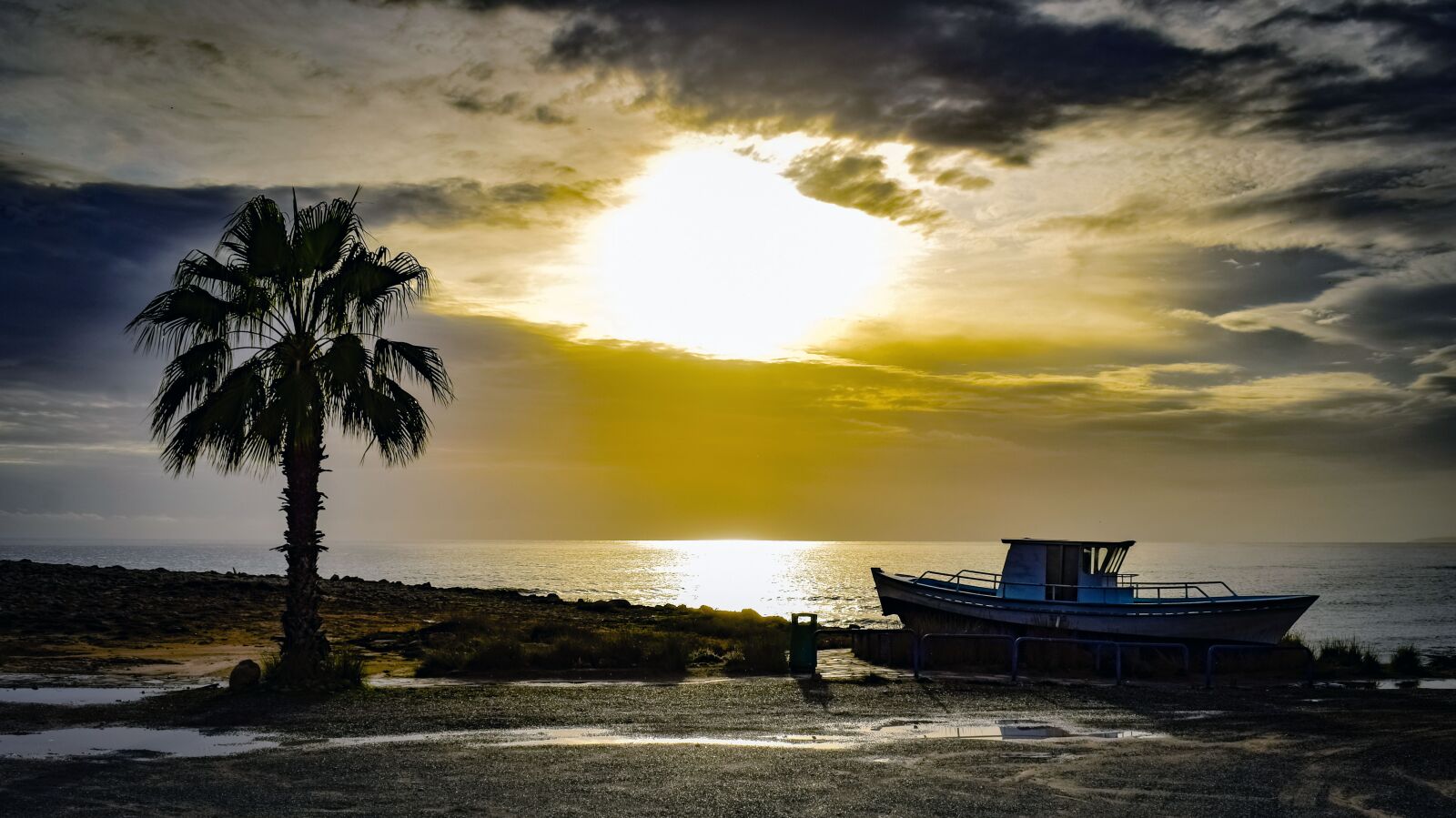 Nikon D3300 sample photo. Beach, boat, palm tree photography
