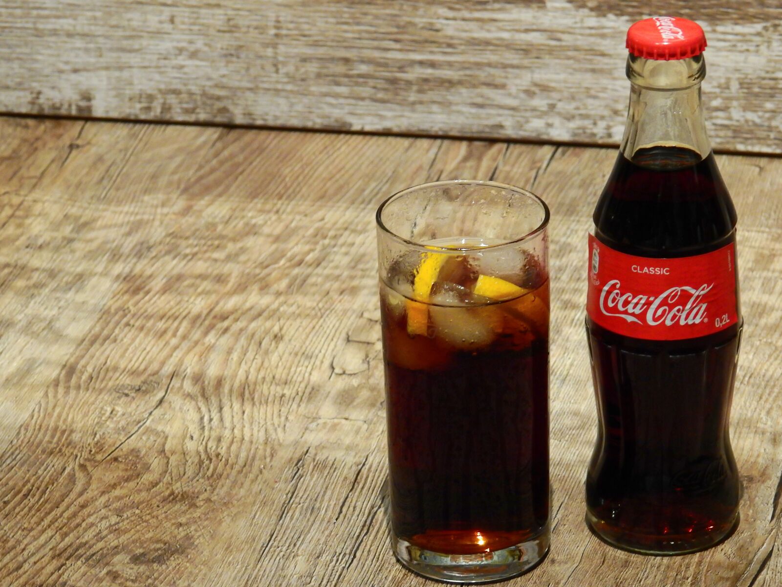 Nikon Coolpix P900 sample photo. Coca cola, cola, coke photography