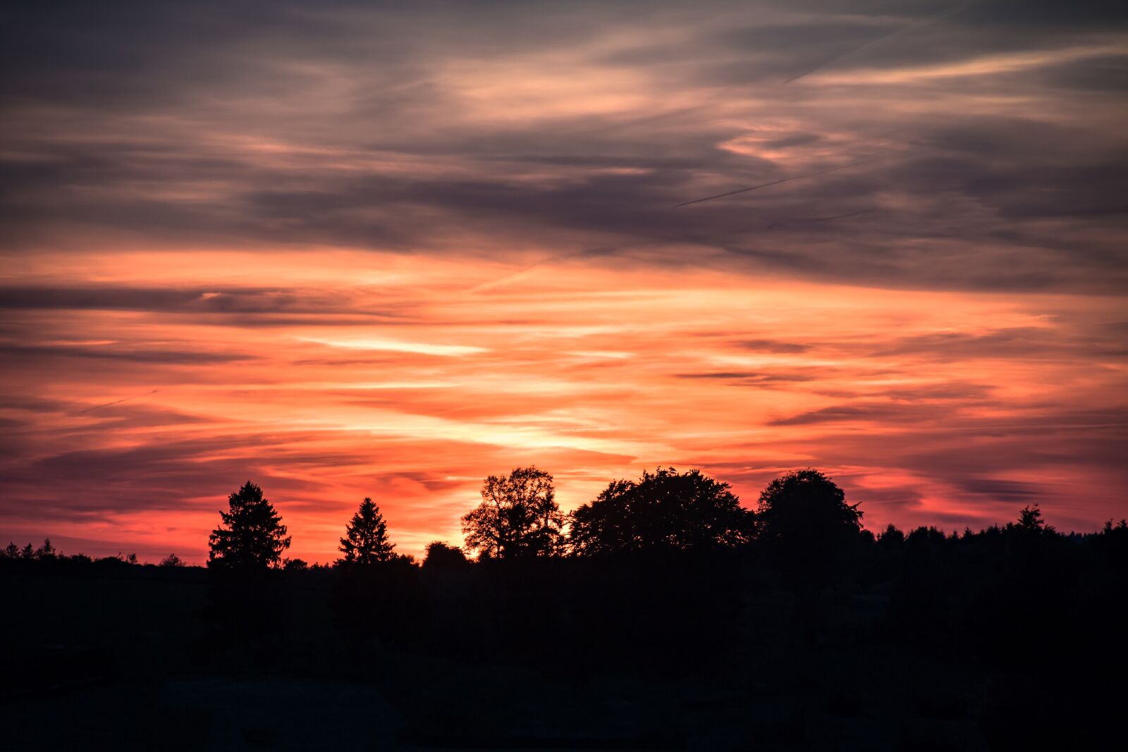 Canon EOS 750D (EOS Rebel T6i / EOS Kiss X8i) sample photo. Sunset, setting sun, evening photography
