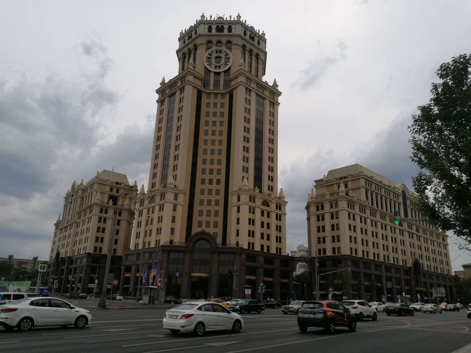 HUAWEI P9 sample photo. Moscow, view, building photography