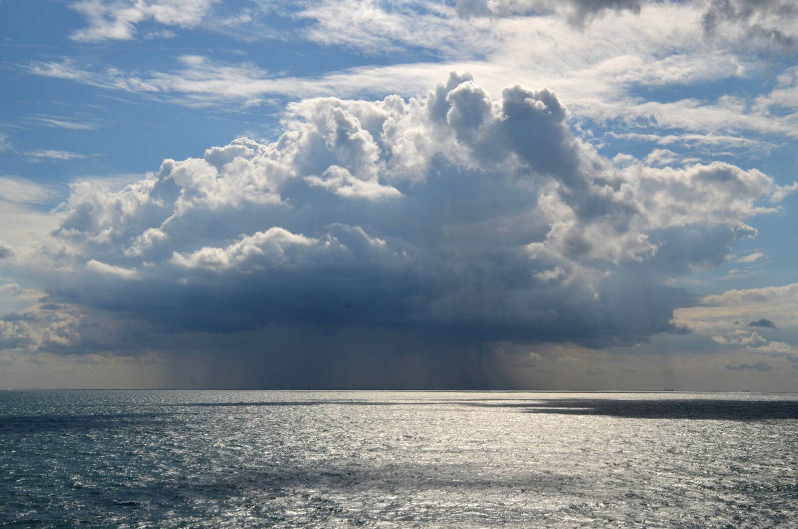 Nikon D5100 sample photo. Sea, rain, cloud photography