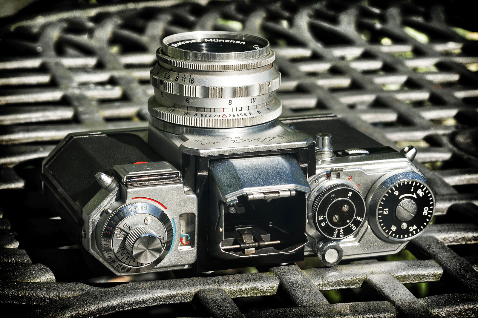 Nikon D700 + AF Zoom-Nikkor 35-70mm f/2.8 sample photo. Analog, camera, camera, camera photography