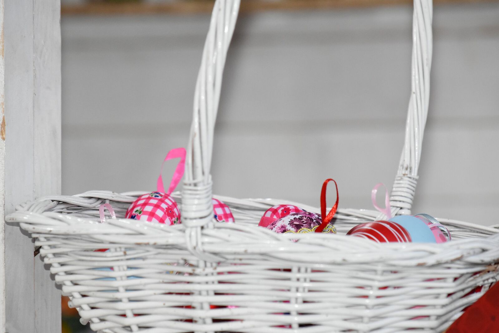 Nikon D5500 sample photo. Egg, holiday, wicker basket photography