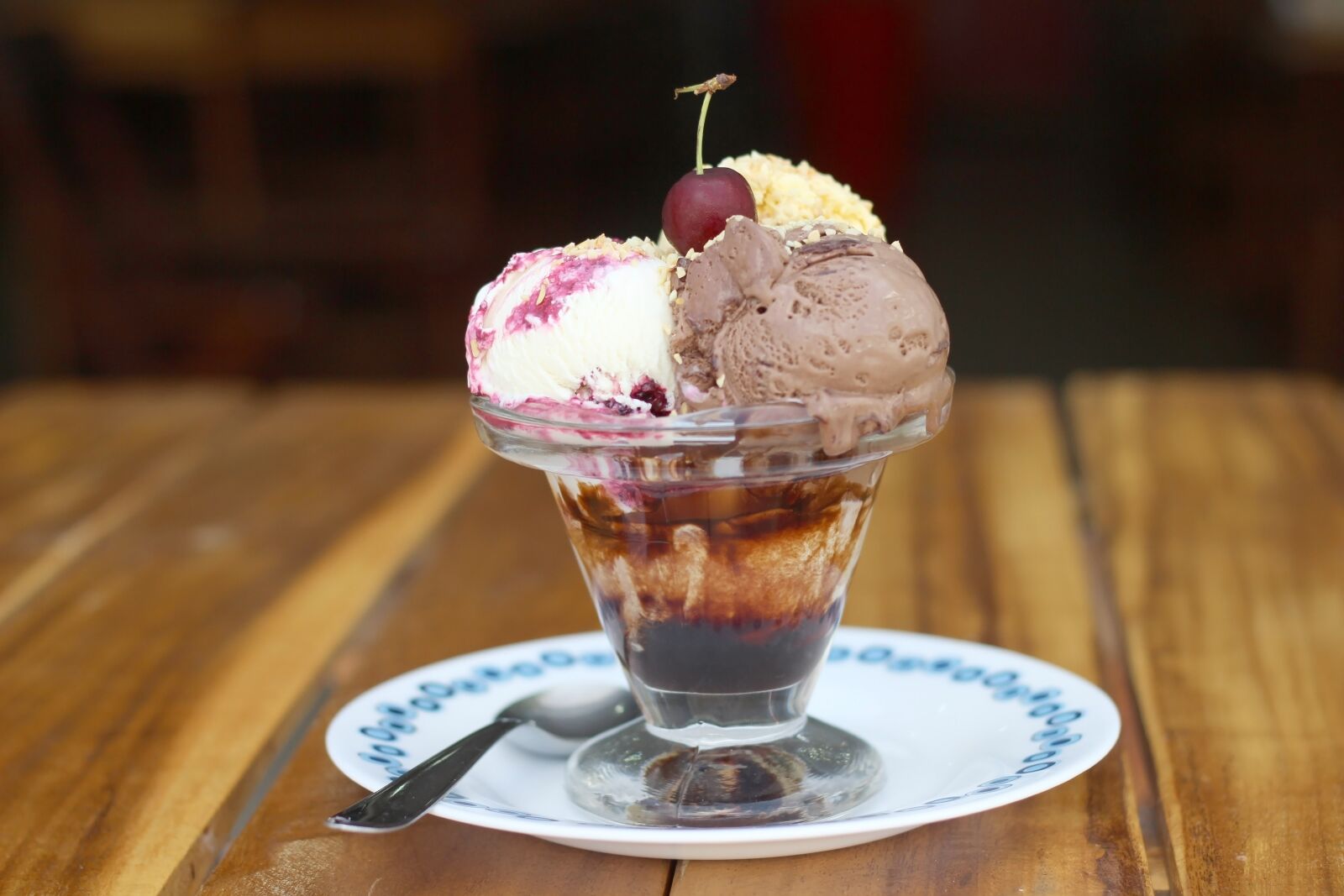 Canon EOS 600D (Rebel EOS T3i / EOS Kiss X5) + Canon EF 50mm F1.8 II sample photo. Bowl, ice cream, ice photography