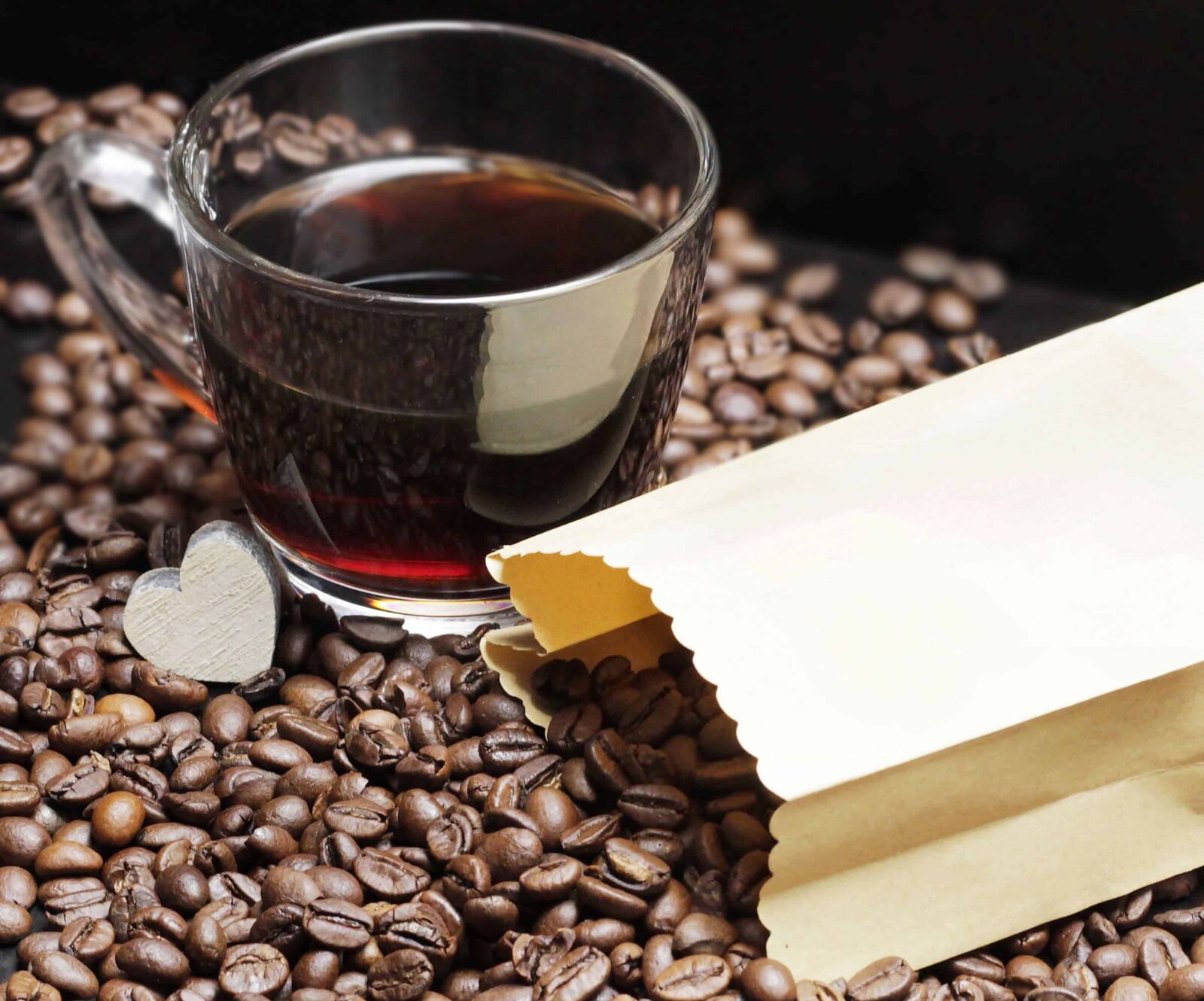 Canon EOS 100D (EOS Rebel SL1 / EOS Kiss X7) sample photo. Dark, coffee, drink, seed photography