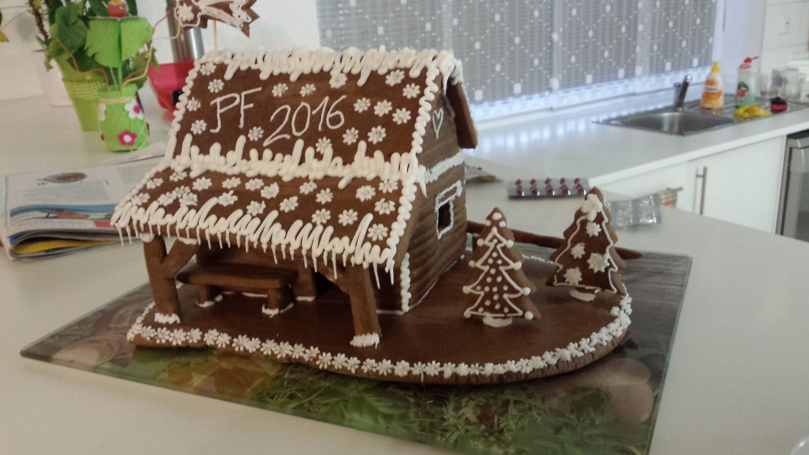 Samsung Galaxy S4 sample photo. Gingerbread, hansel and gretel photography