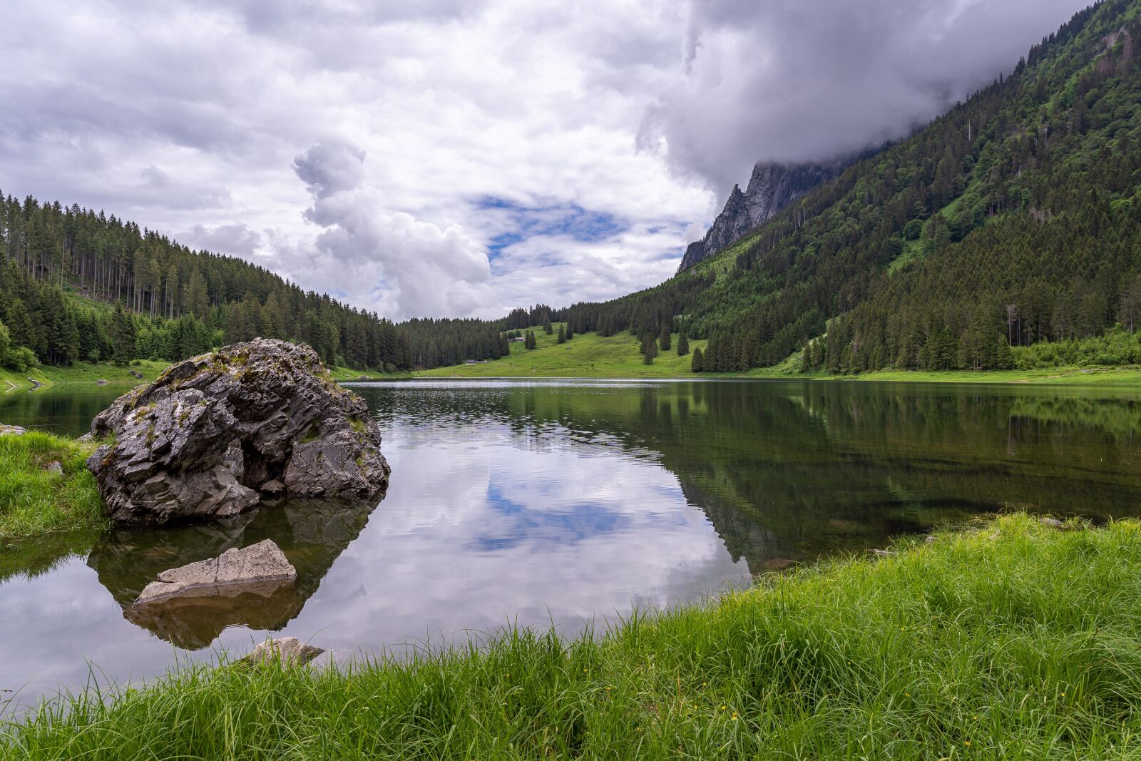 Sony a7 III sample photo. Voralpsee, mountains, lake photography