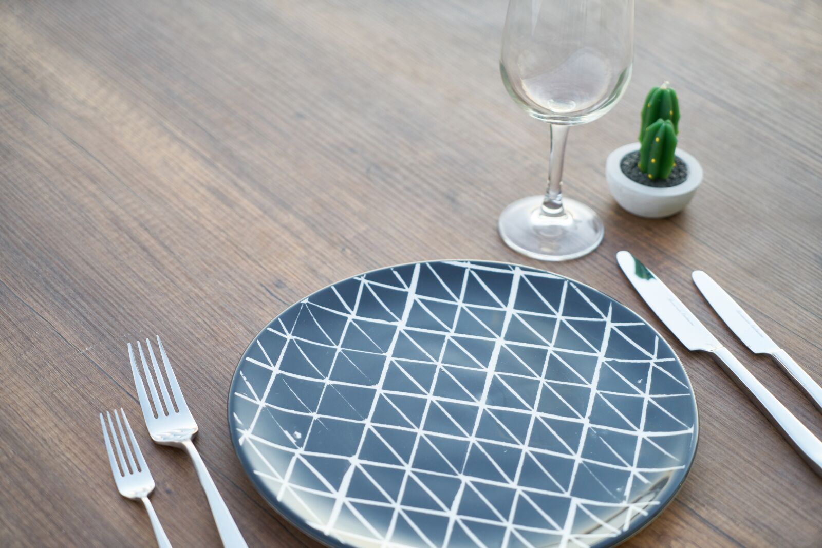 Sony a7R II sample photo. Table, service, plate photography
