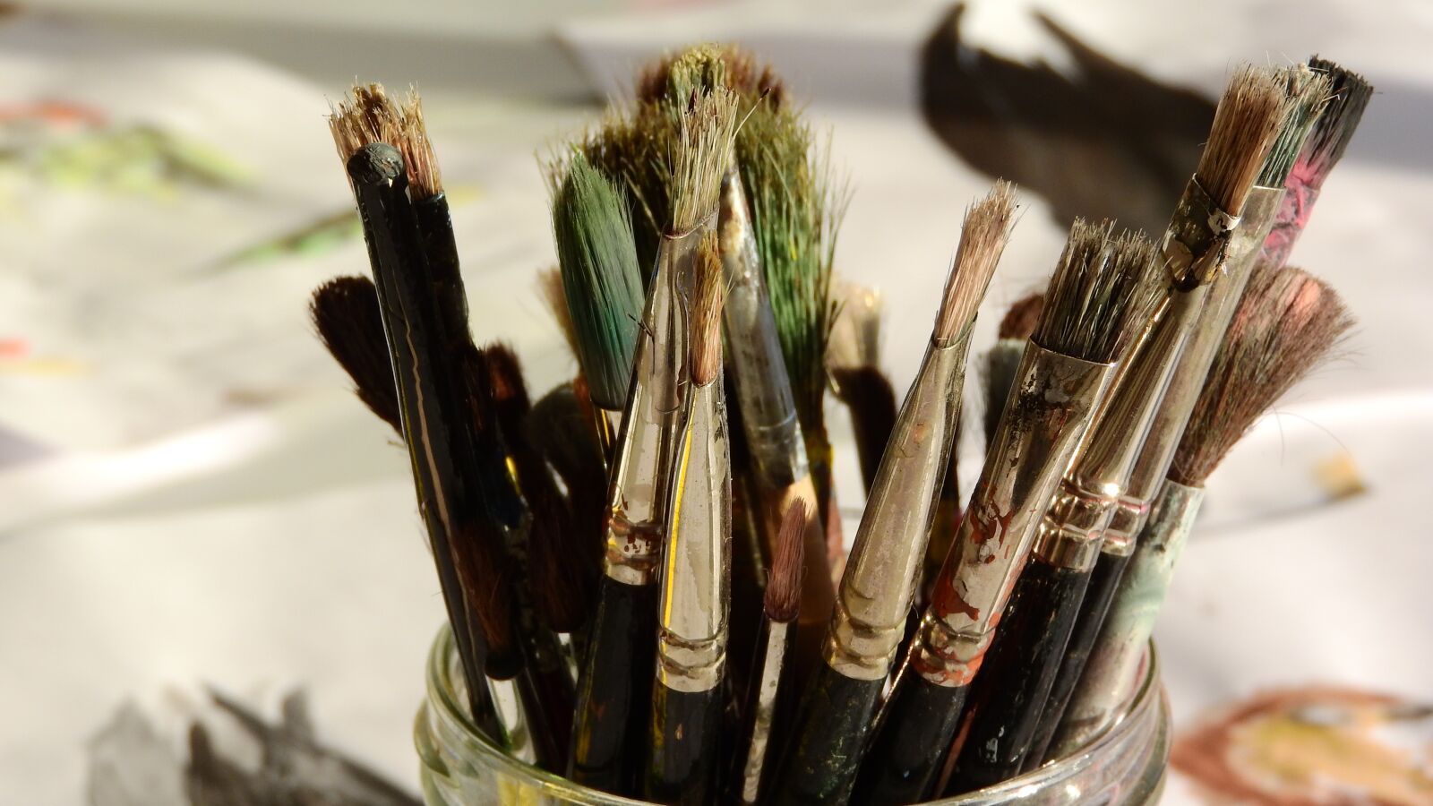 Nikon Coolpix P610 sample photo. Brush, art education, painting photography