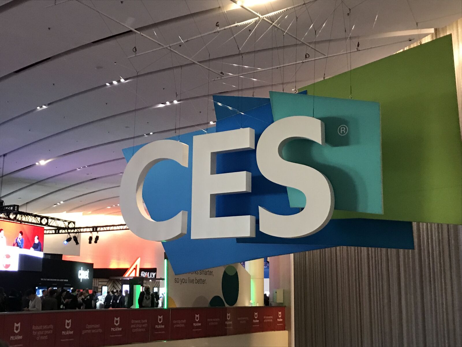 iPhone 7 back camera 3.99mm f/1.8 sample photo. Ces, exhibition, vegas photography