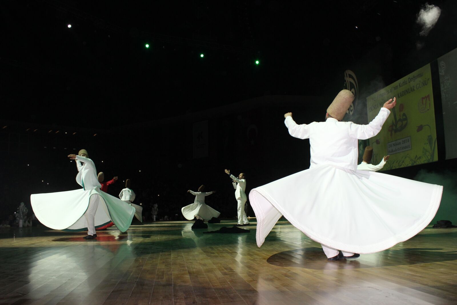 Canon EOS 600D (Rebel EOS T3i / EOS Kiss X5) sample photo. Concert, semazen, music photography