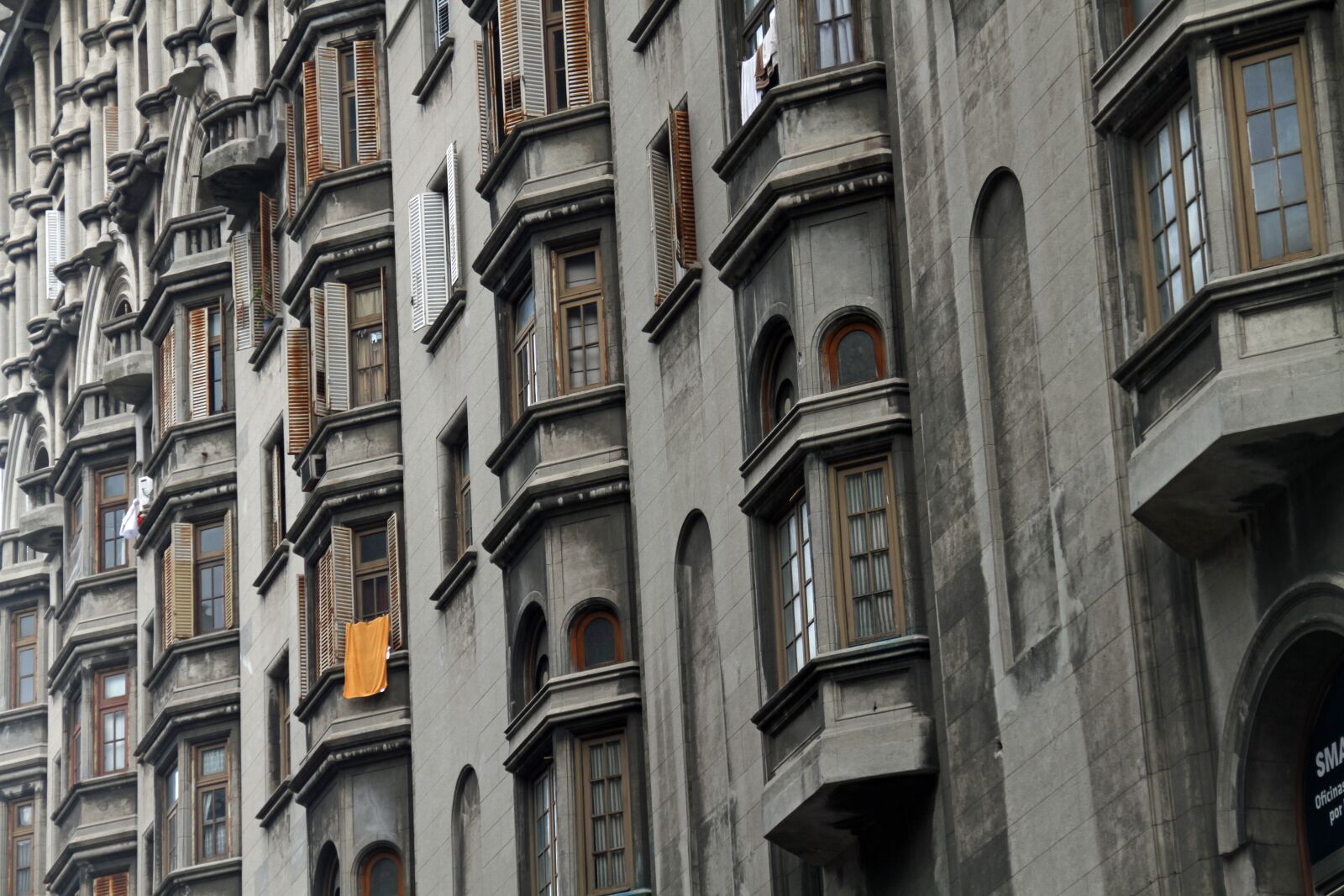 Canon EOS 7D sample photo. Building, architecture, windows photography