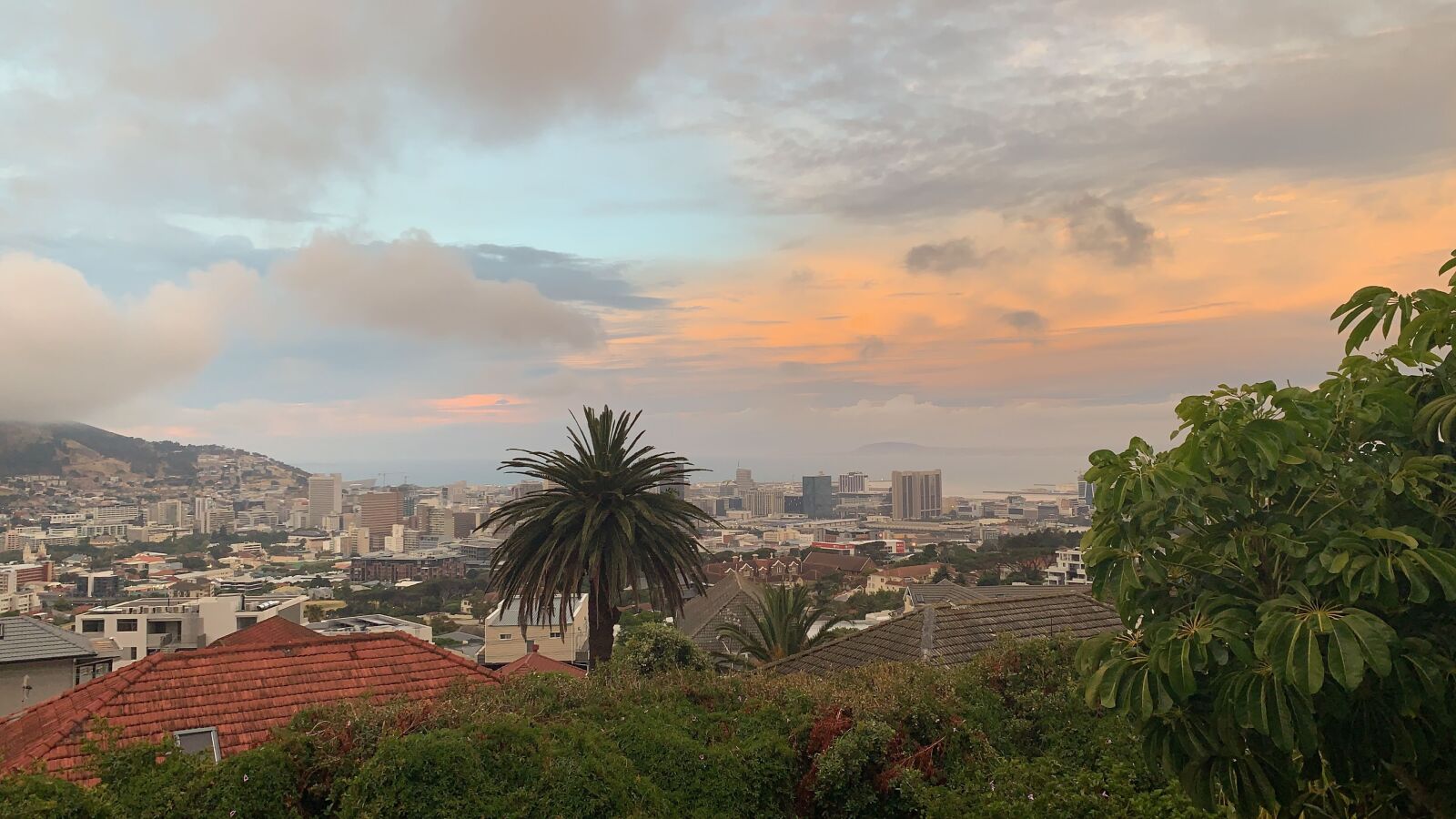 iPhone XS Max back camera 4.25mm f/1.8 sample photo. Cape town, clouds, sky photography
