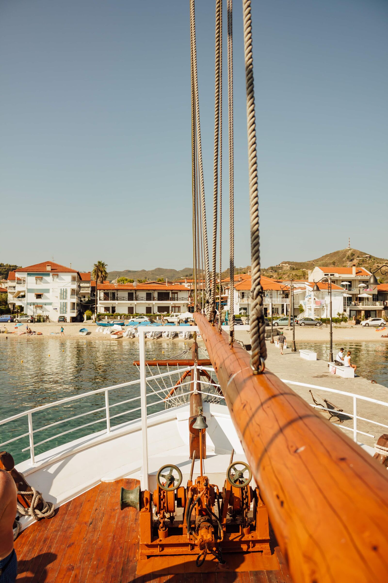 Canon EOS 550D (EOS Rebel T2i / EOS Kiss X4) sample photo. Sailing, traveler, sailboat, harbor photography