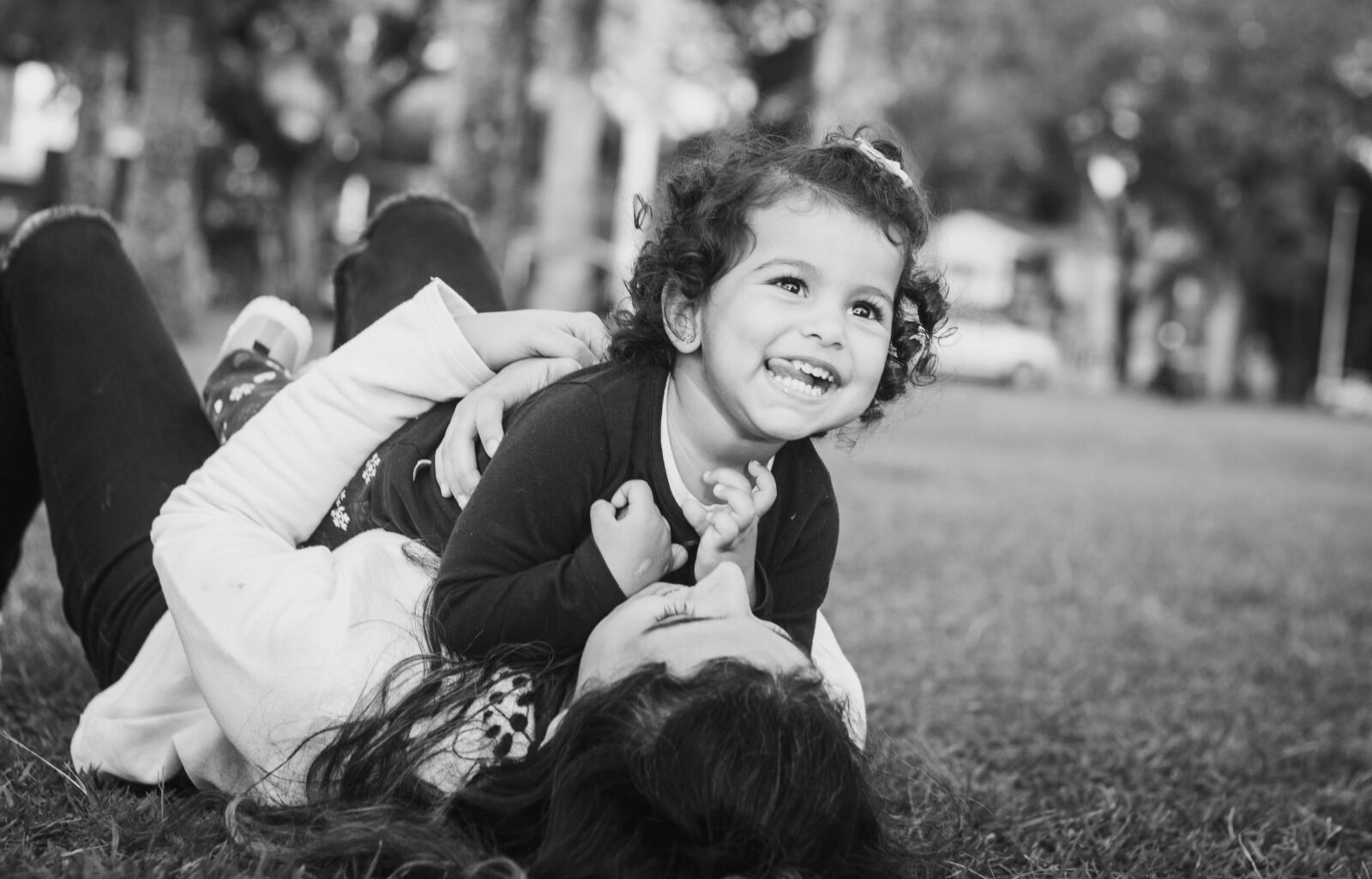 Canon EOS 700D (EOS Rebel T5i / EOS Kiss X7i) sample photo. Mother and daughter, smile photography