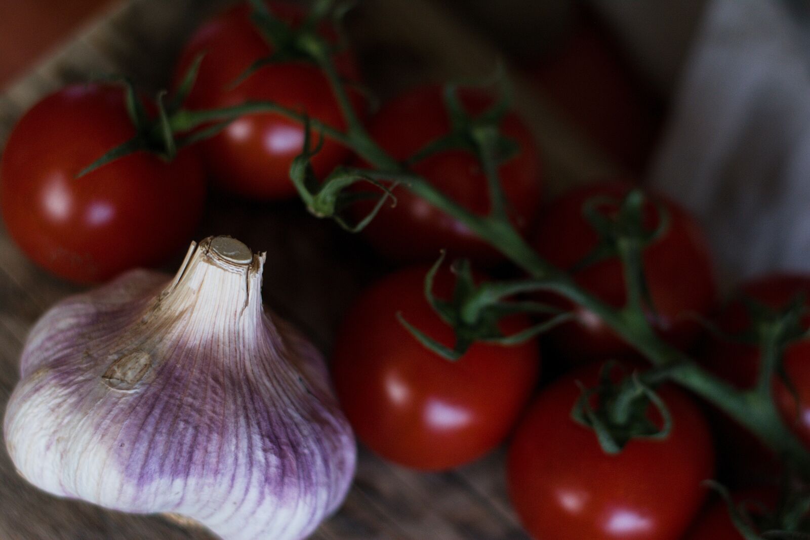 Nikon D7100 sample photo. Garlic, vegetables, kitchen photography