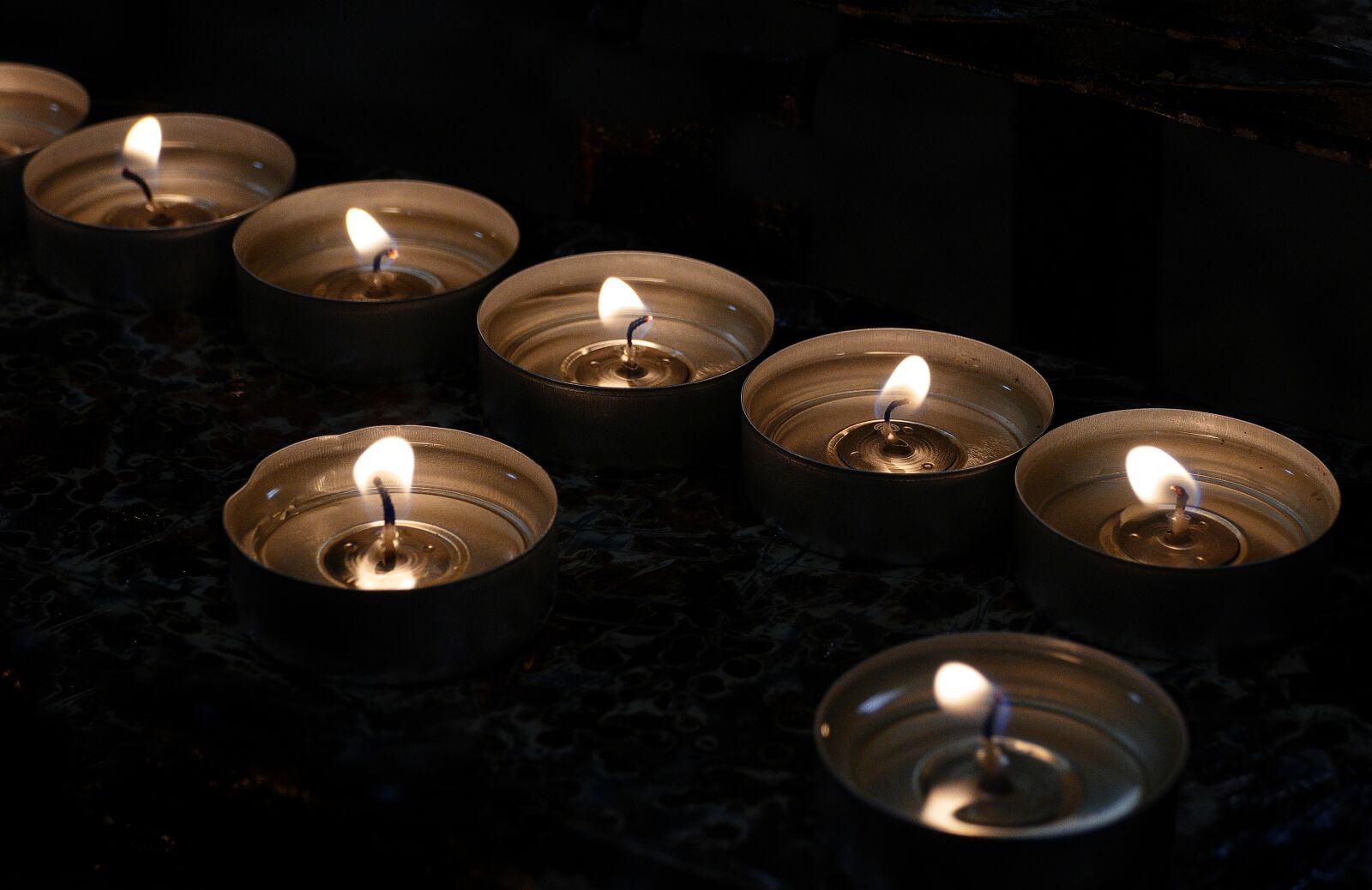 Panasonic Lumix DMC-FZ1000 sample photo. Tea lights, candles, candlelight photography