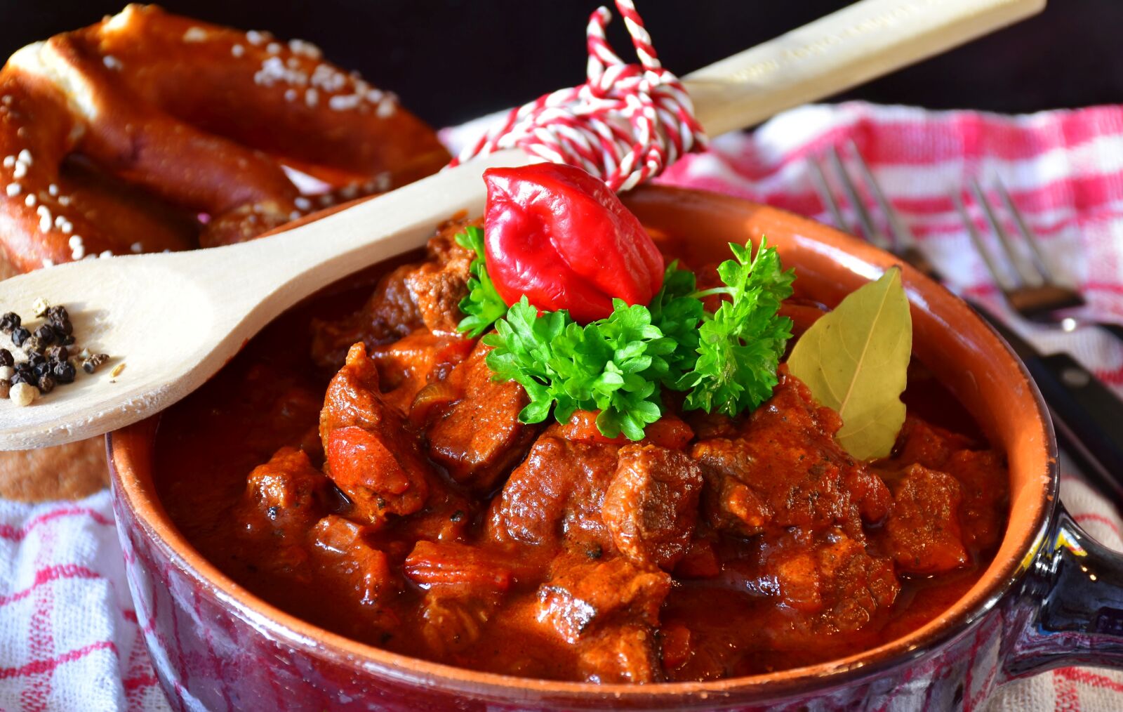 Nikon D7200 sample photo. Goulash, beef, beef goulash photography